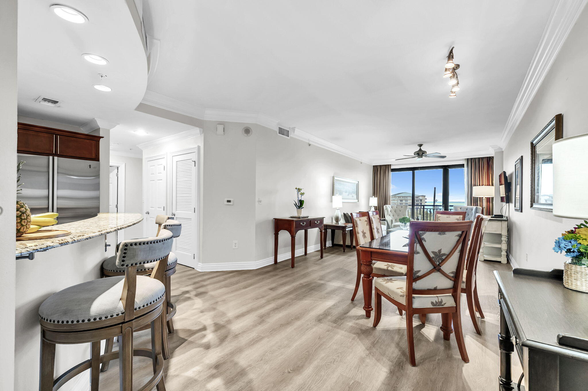 EMERALD GRANDE West - Residential
