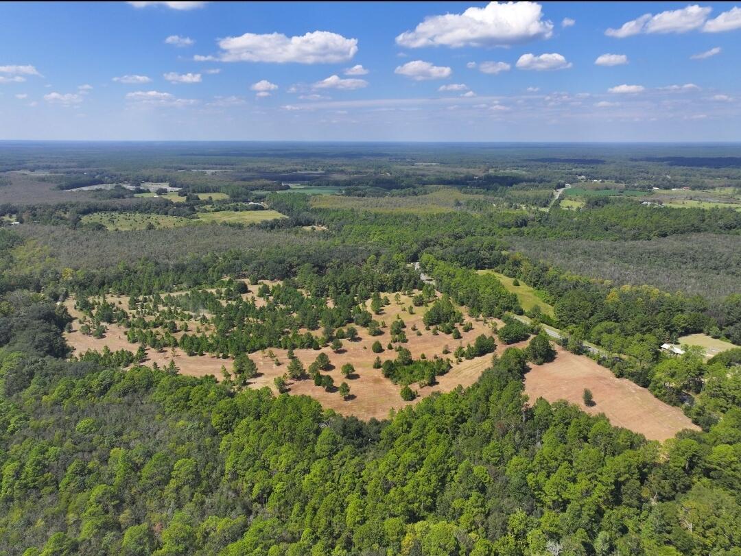 NO RECORDED SUBDIVISION - Land