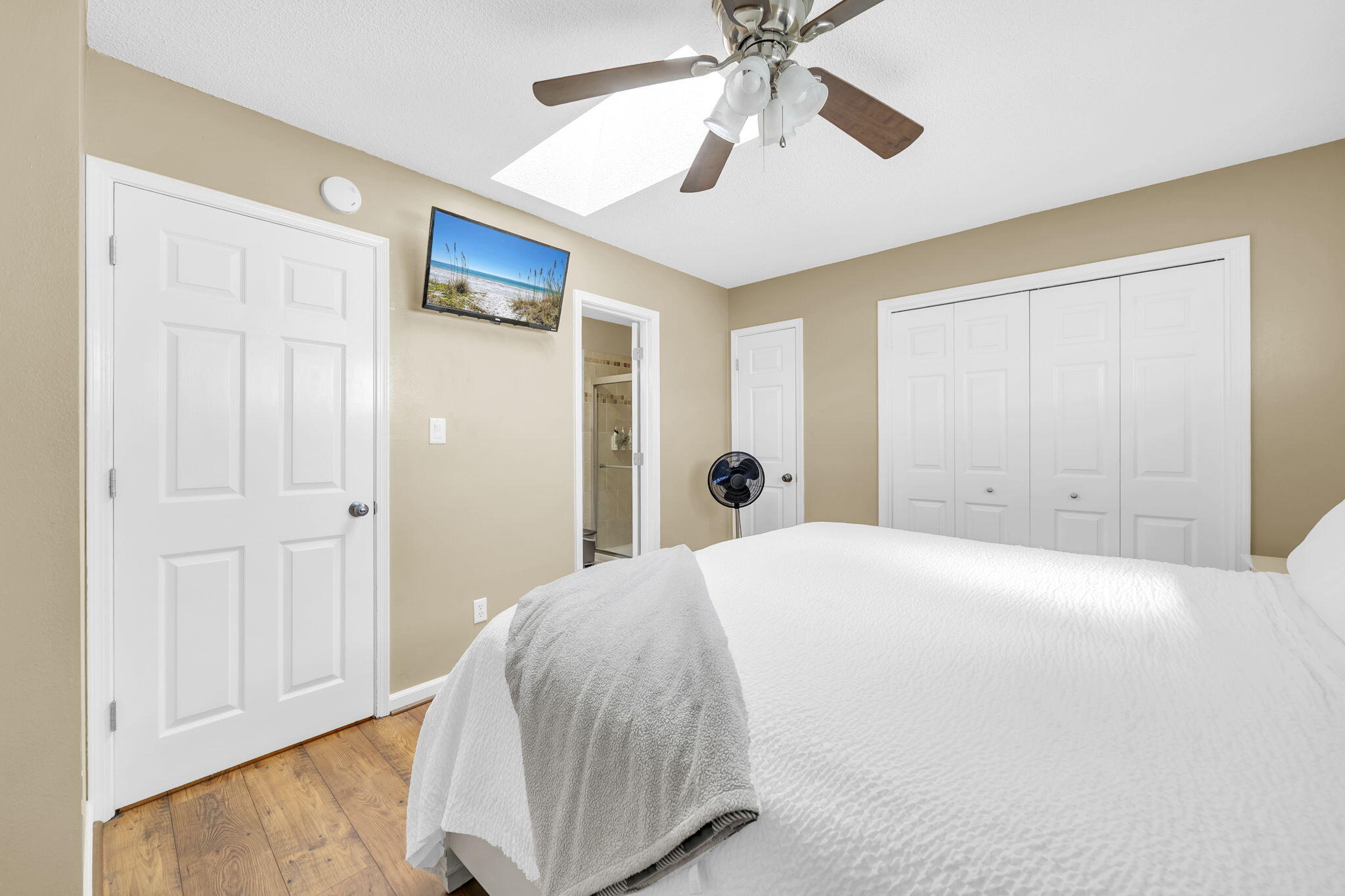 WOODLAND SHORES TOWNHOMES PHASE IV - Residential