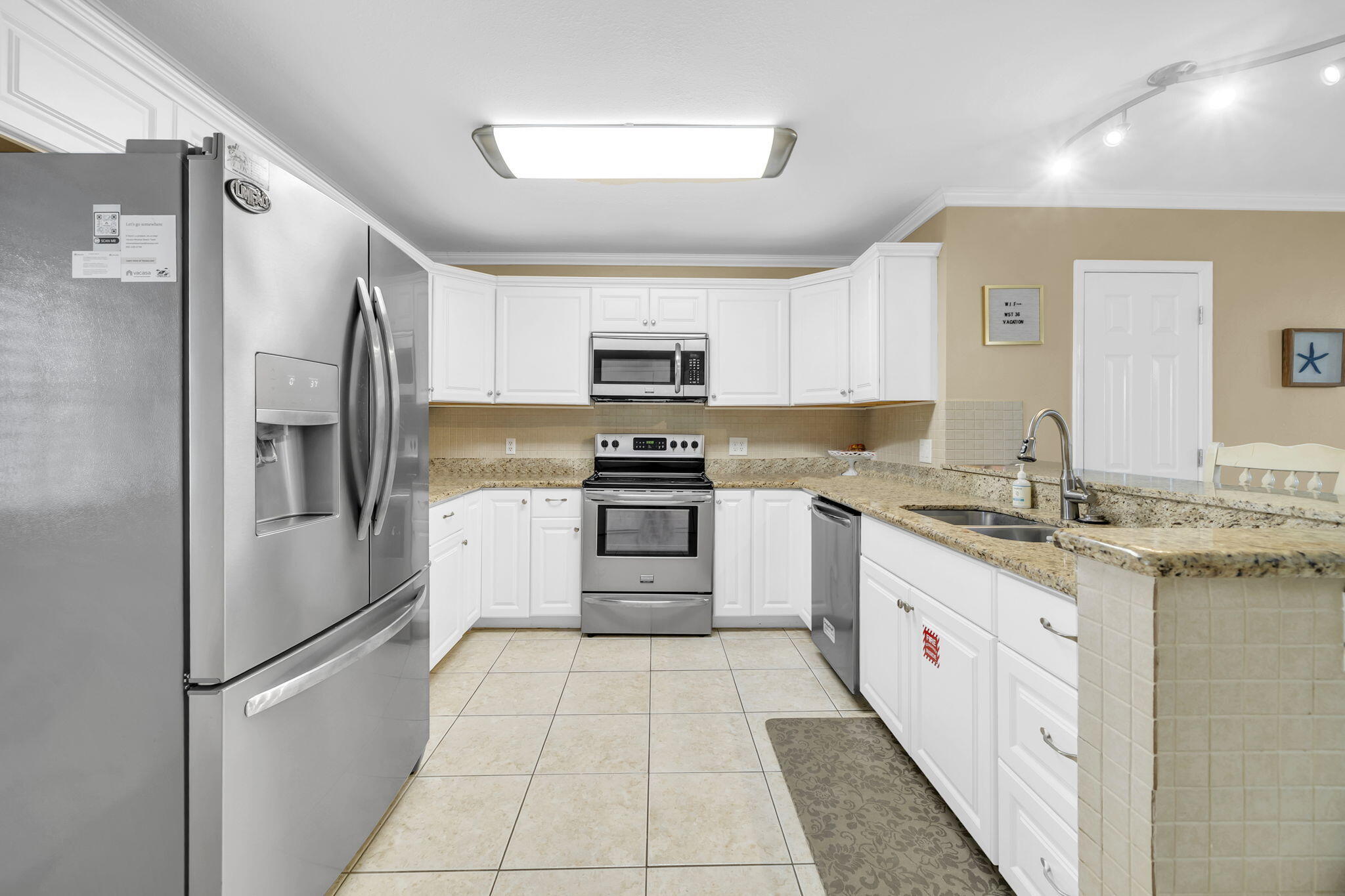 WOODLAND SHORES TOWNHOMES PHASE IV - Residential