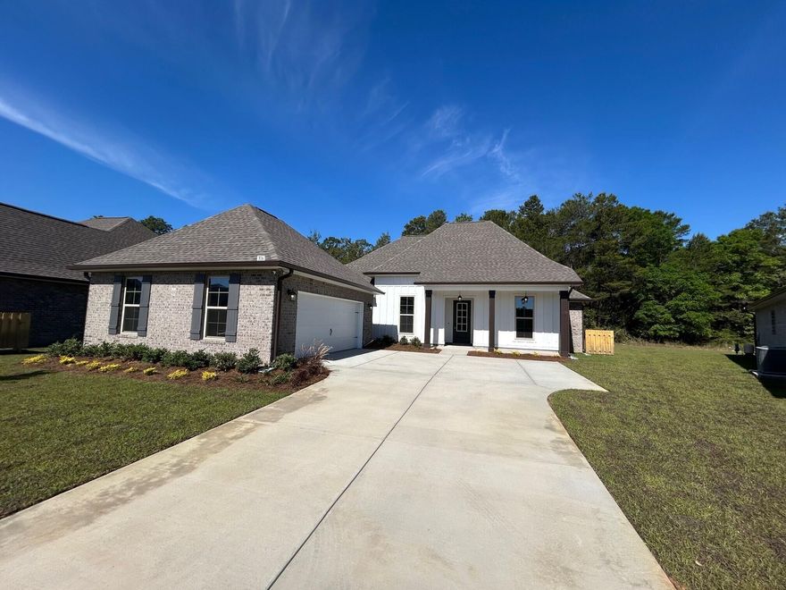 The RENOIR IV I in Bird Song at Hammock Bay community offers a 4BR/3BA, open design with flex space and breakfast area. Upgrades added (list attached). Features: double vanity, garden tub, separate custom tiled shower, and walk-in closet in master bath, kitchen island, walk-in pantry, boot bench/drop zone, covered porches, undermount sinks, custom kitchen backsplash, crown molding, LED lighting throughout, framed mirrors in all baths, smart connect WIFI thermostat, smoke/carbon monoxide detectors, landscaping package, architectural 30-year shingles, flood lights, and more!
Energy Efficient Features: water heater, electric kitchen appliance package, vinyl low E windows, and more! Energy Star Partner.