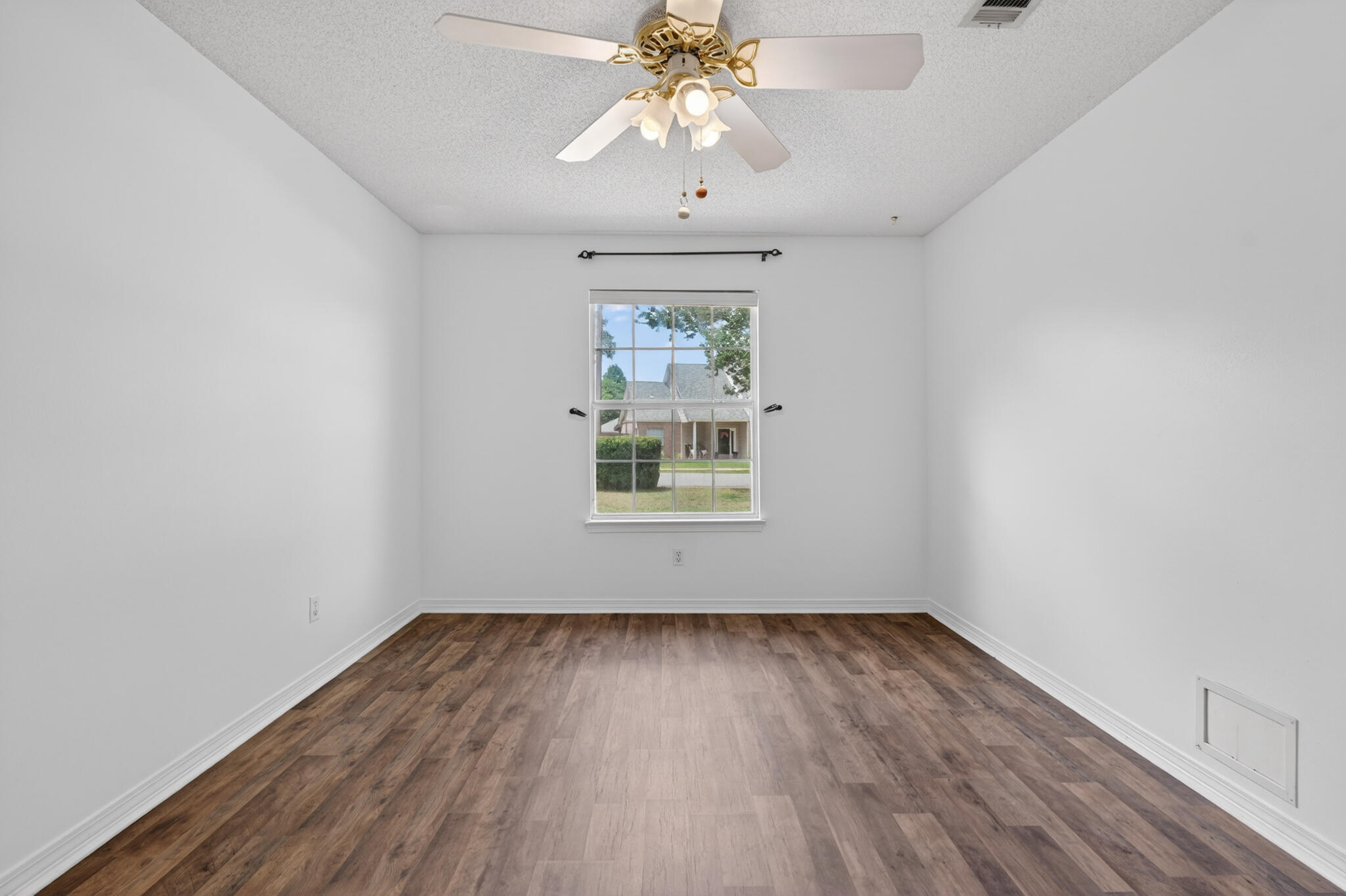 SHALIMAR COMMONS - Residential
