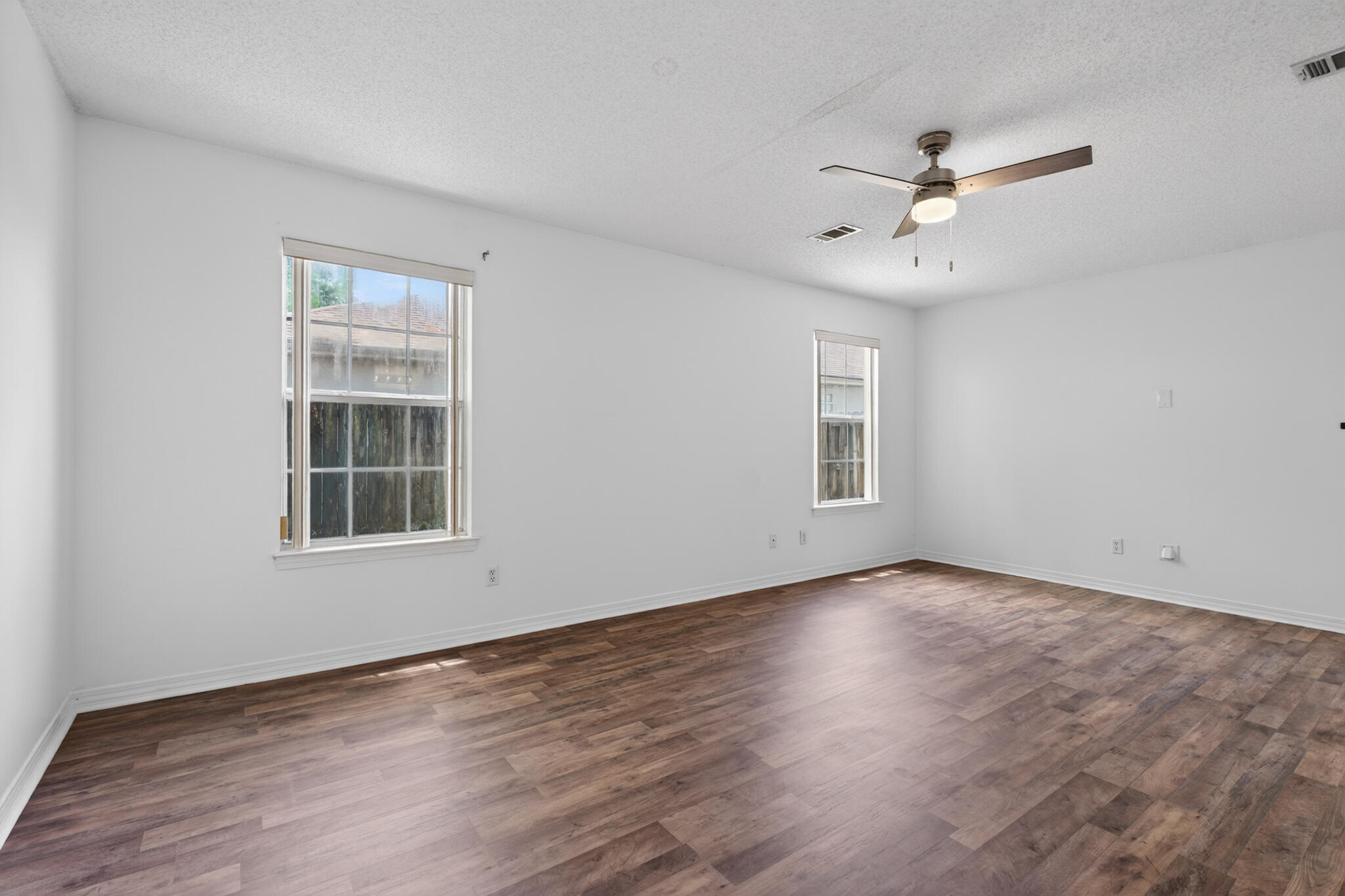 SHALIMAR COMMONS - Residential