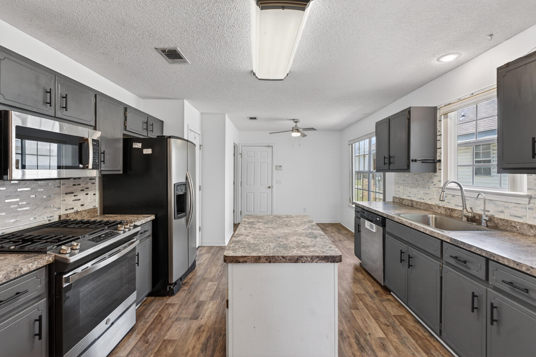 SHALIMAR COMMONS - Residential