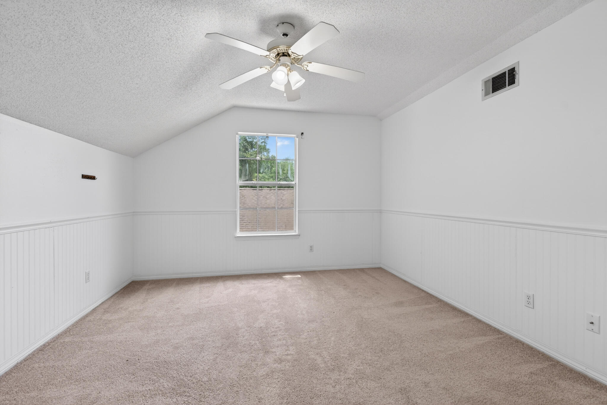 SHALIMAR COMMONS - Residential
