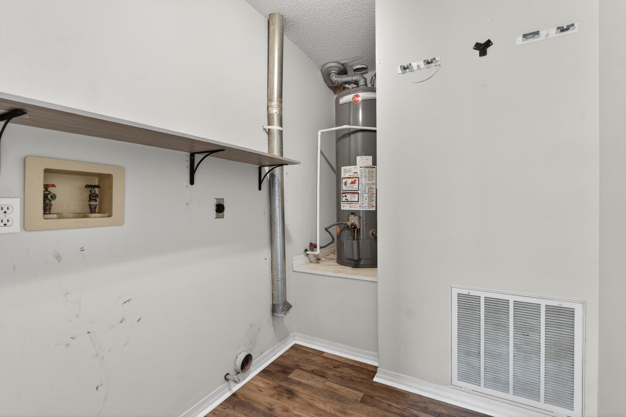 SHALIMAR COMMONS - Residential