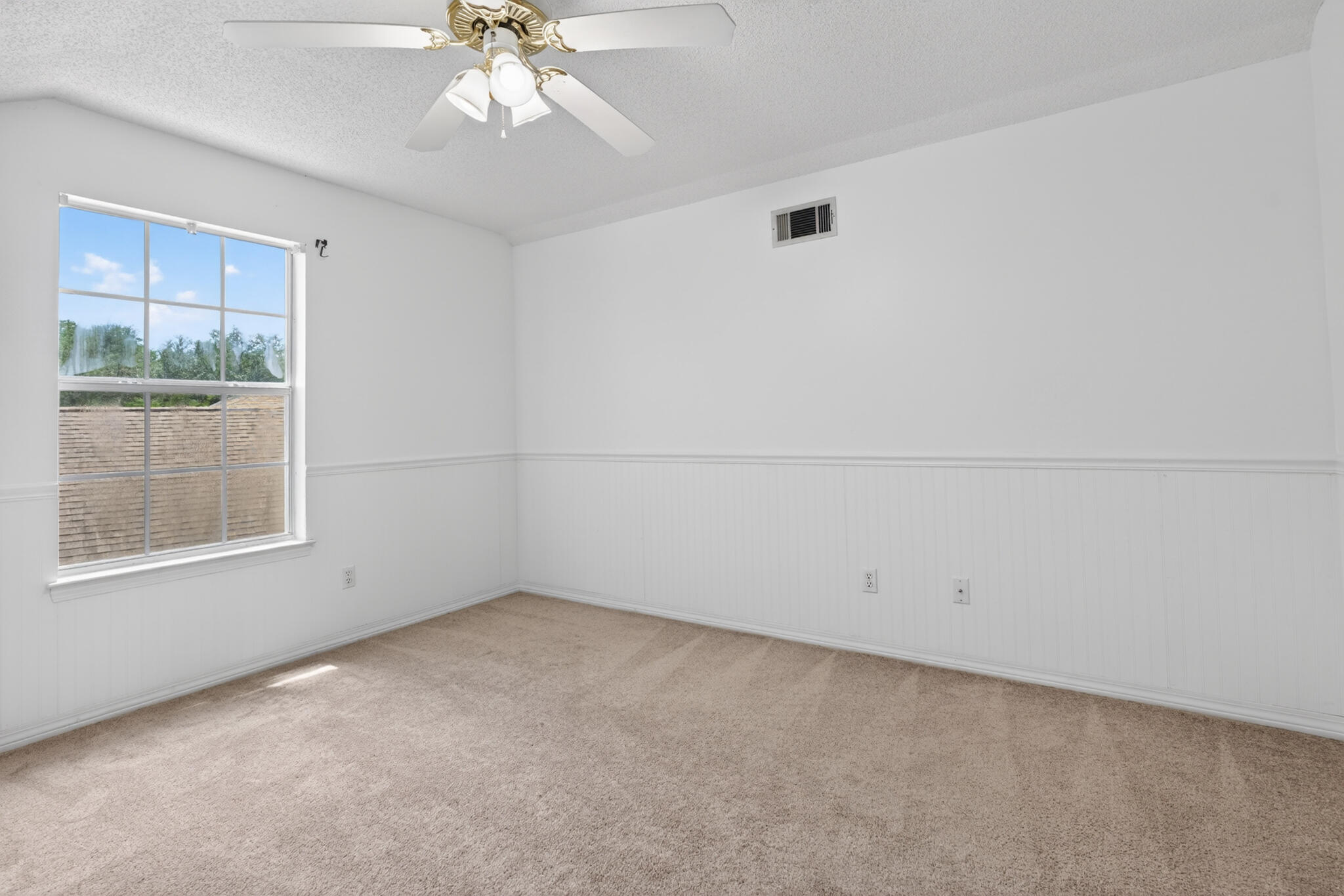 SHALIMAR COMMONS - Residential