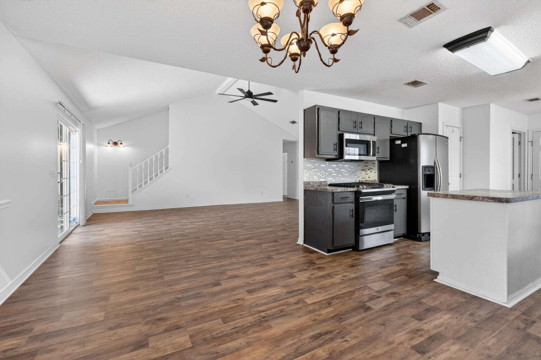 SHALIMAR COMMONS - Residential