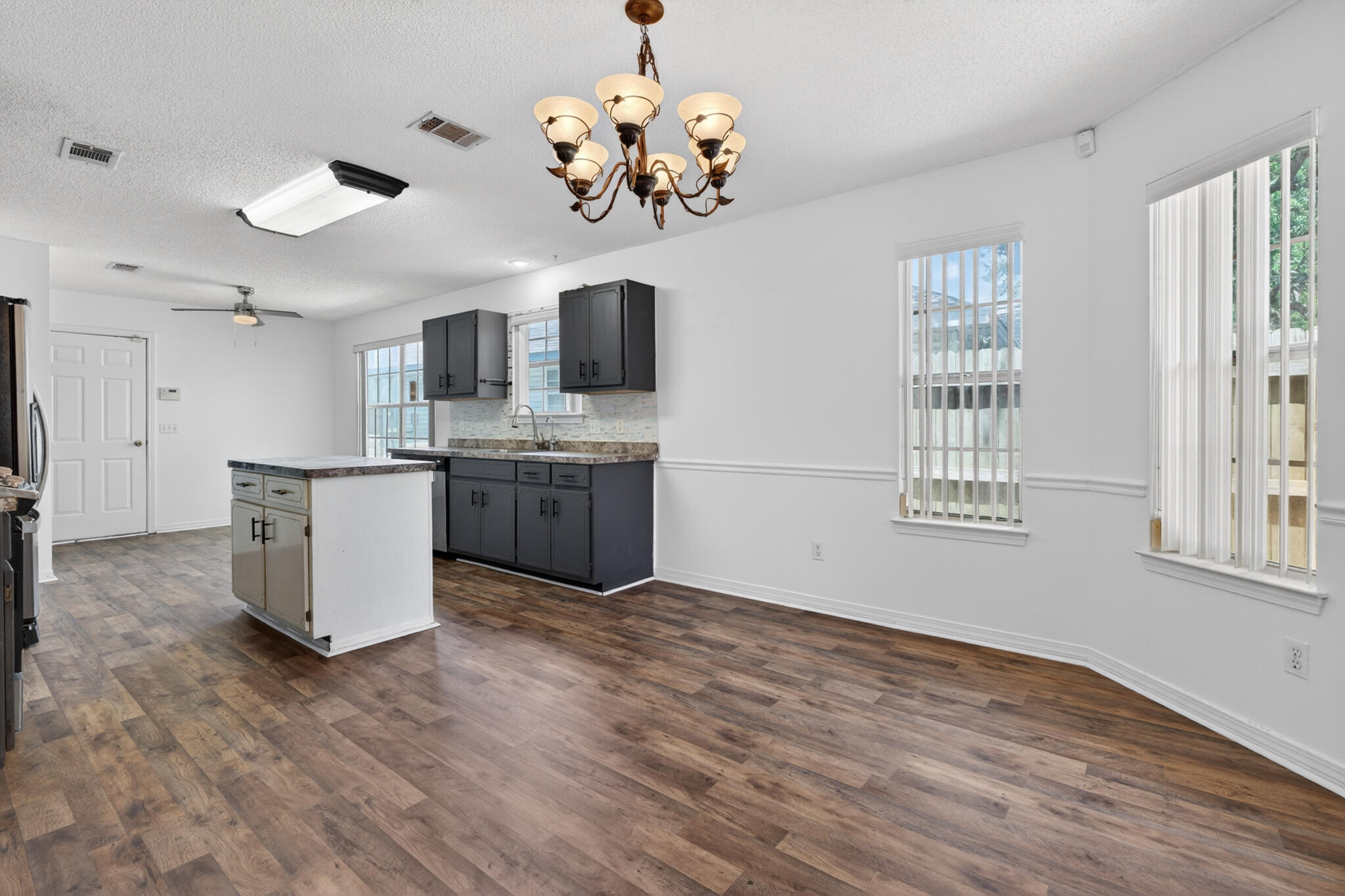 SHALIMAR COMMONS - Residential