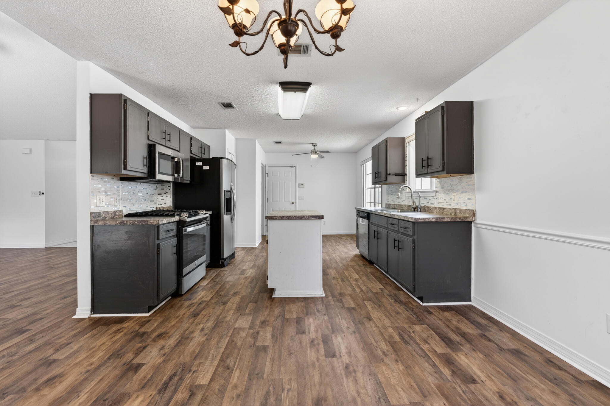 SHALIMAR COMMONS - Residential
