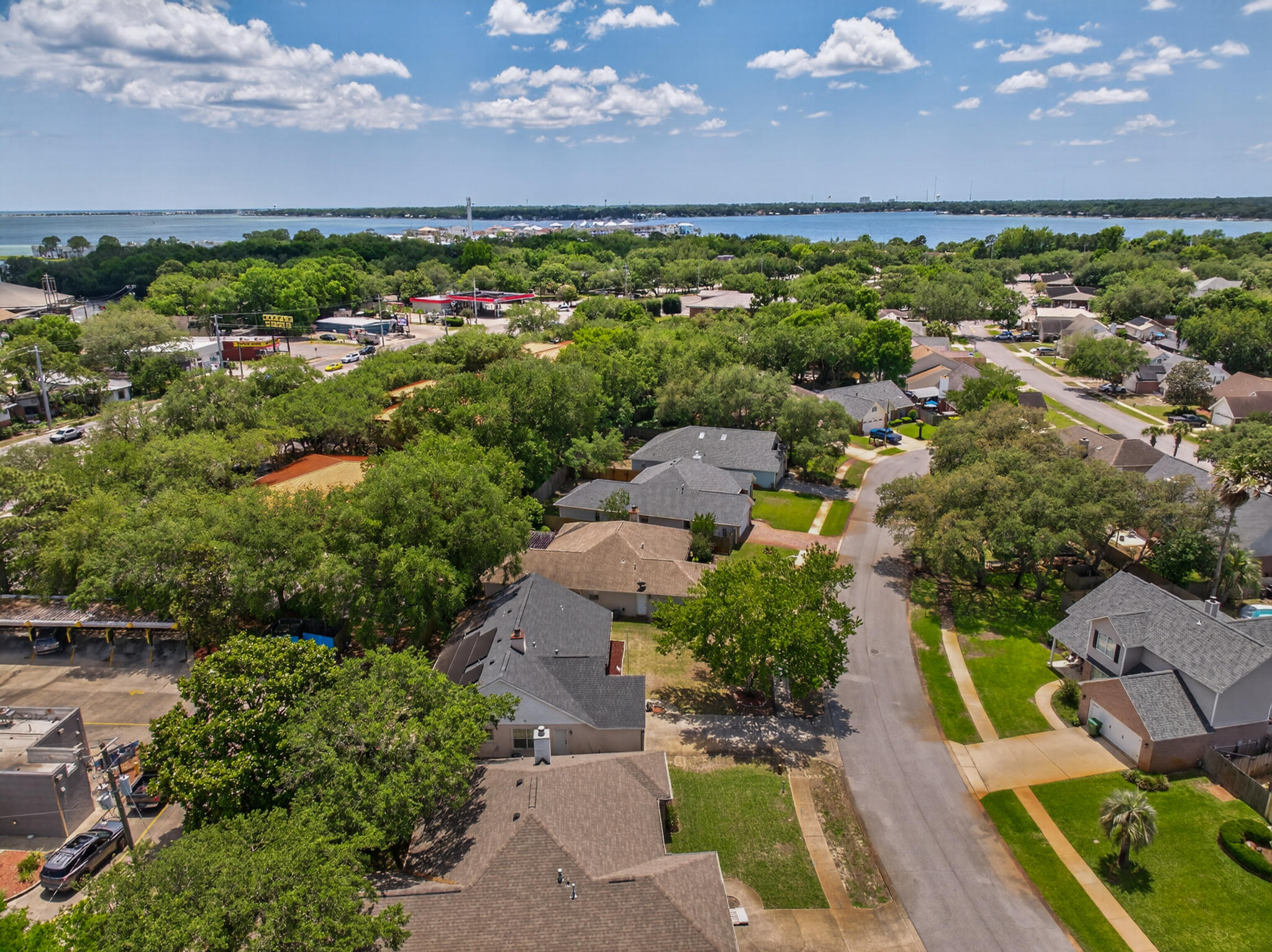 SHALIMAR COMMONS - Residential