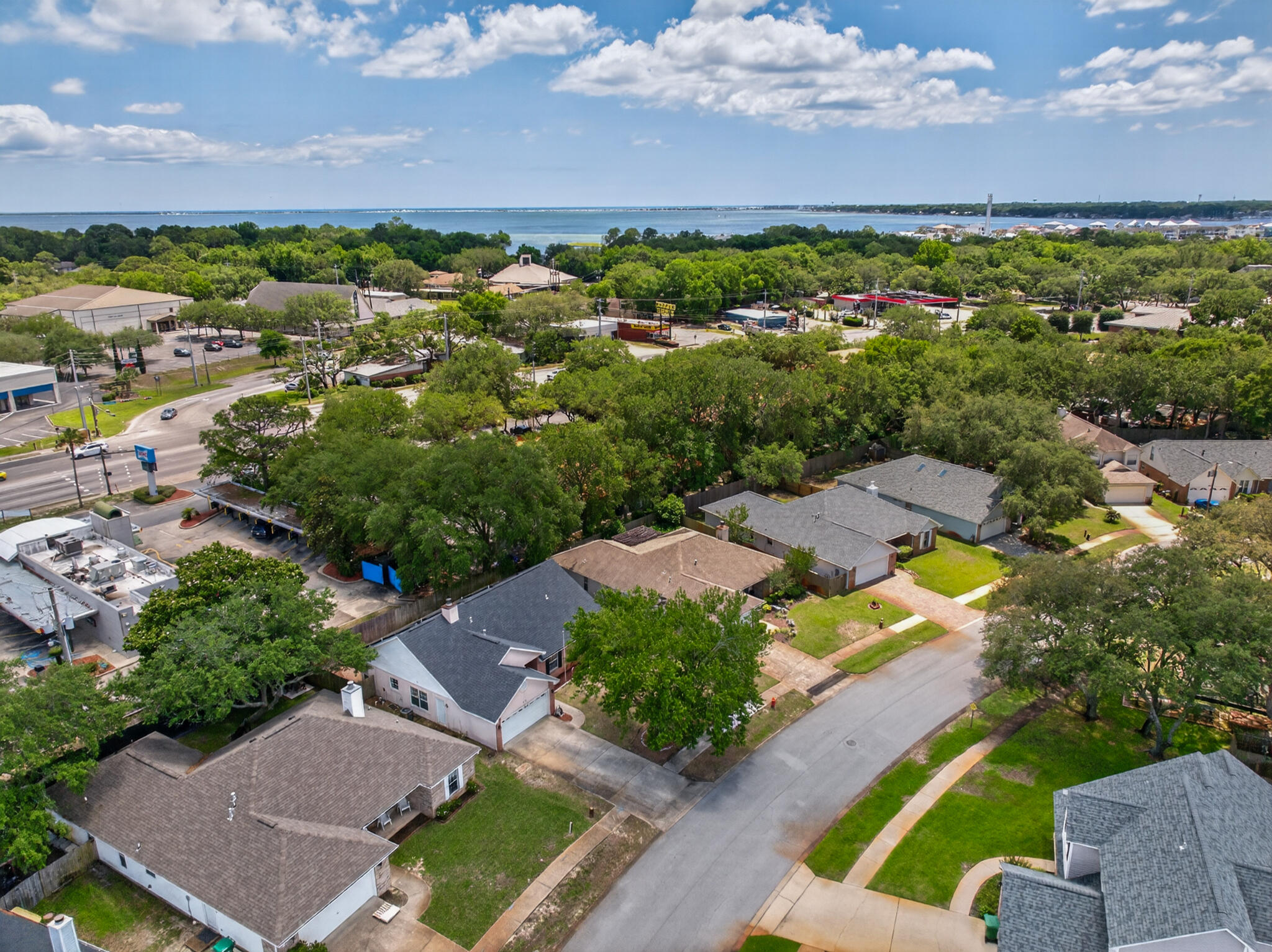 SHALIMAR COMMONS - Residential