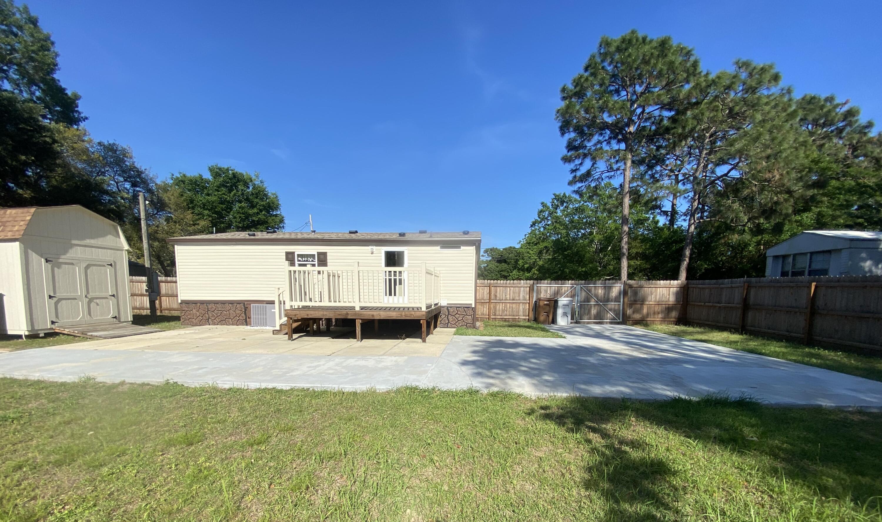 Holley Navarre - Residential Lease