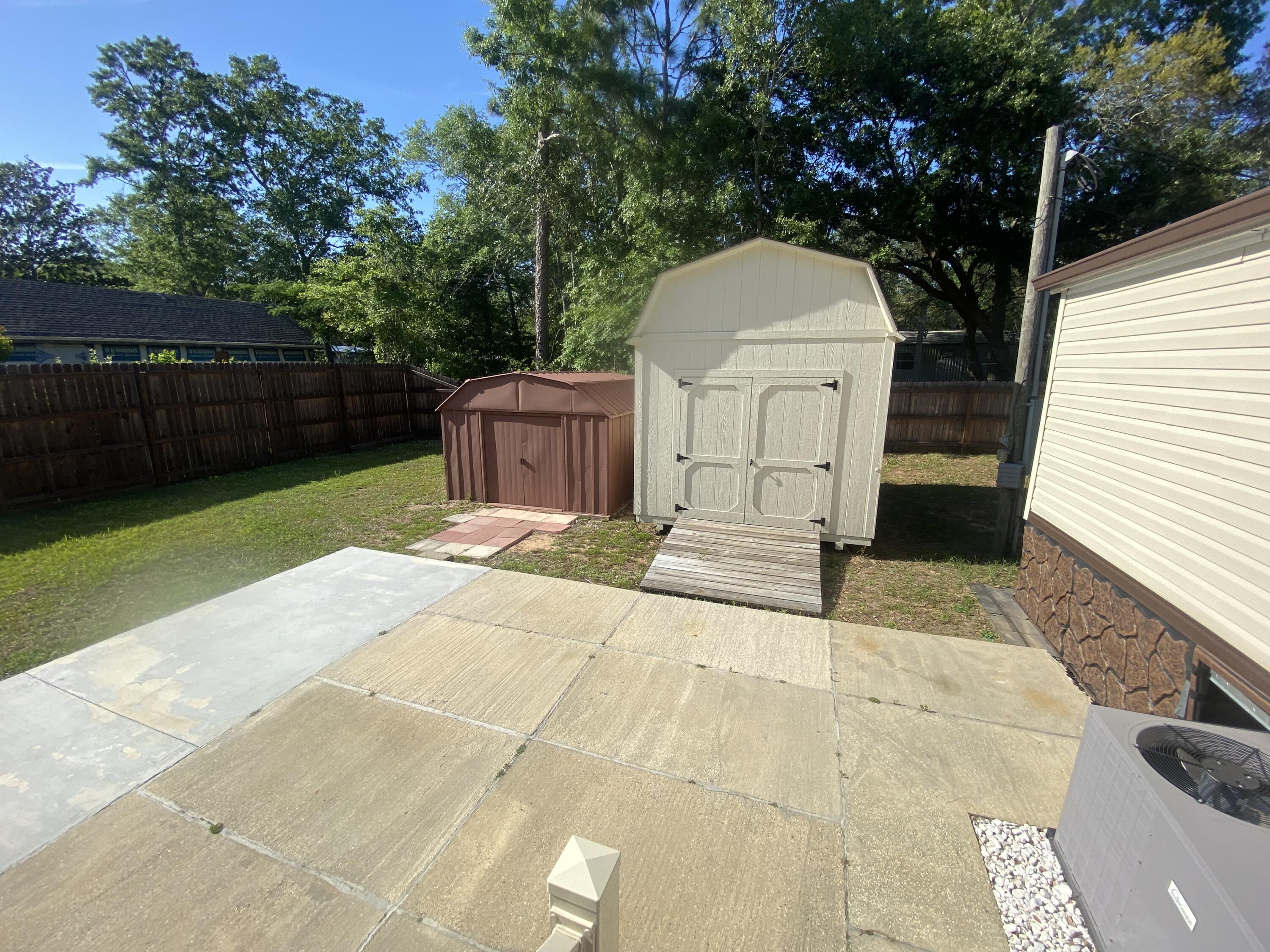 Holley Navarre - Residential Lease