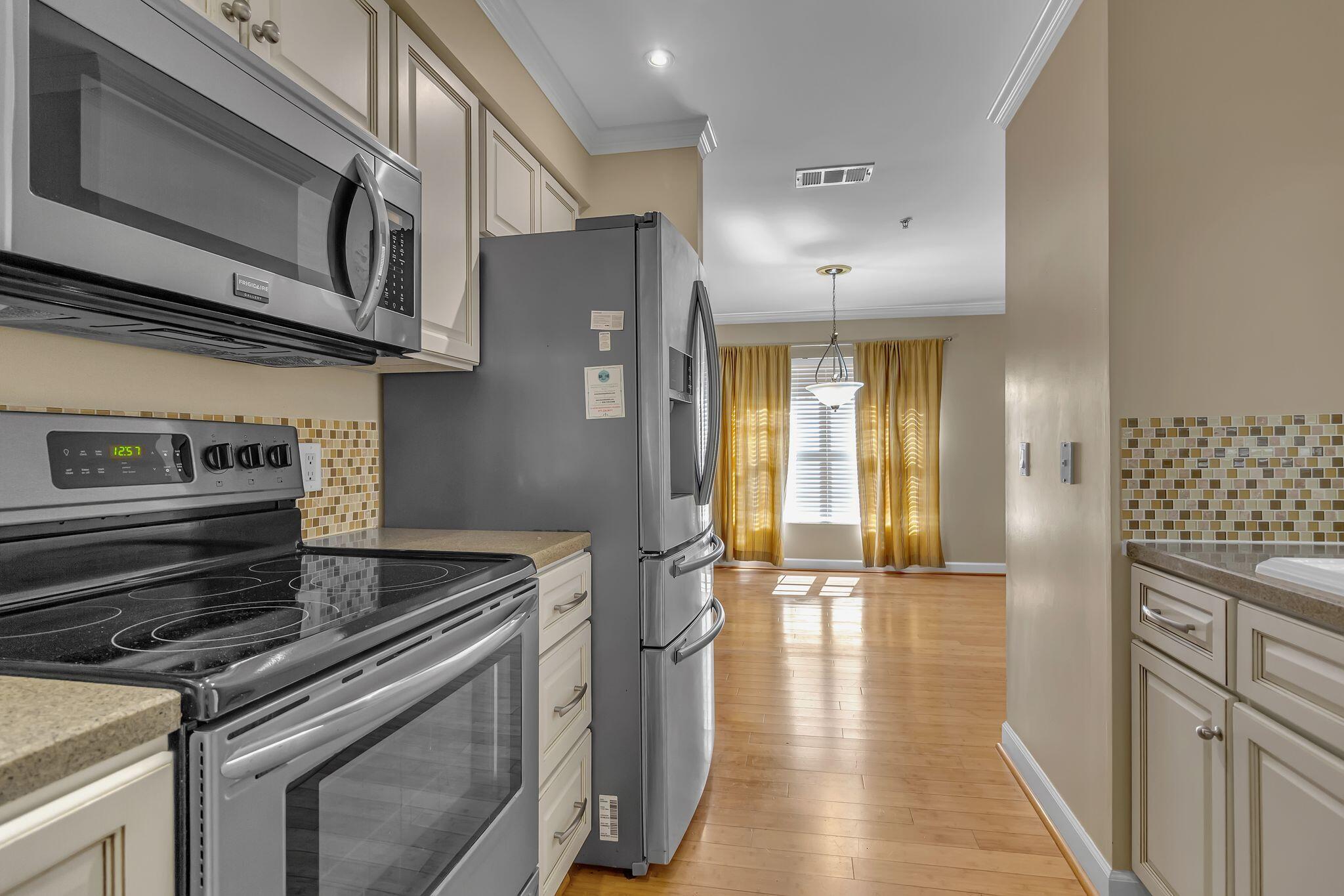THE FLORIDA CLUB - Residential Lease