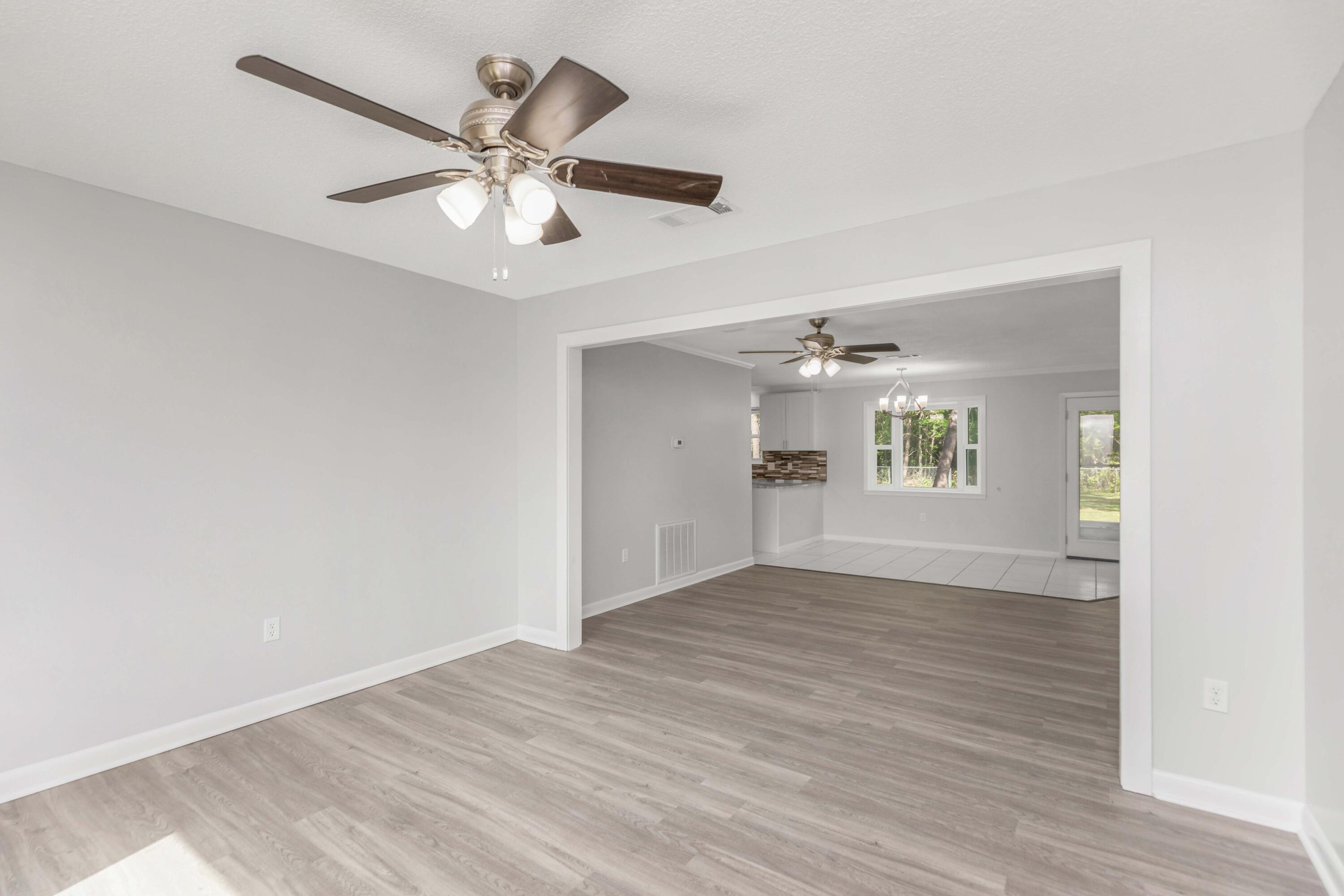 ALEXANDER HEIGHTS - Residential