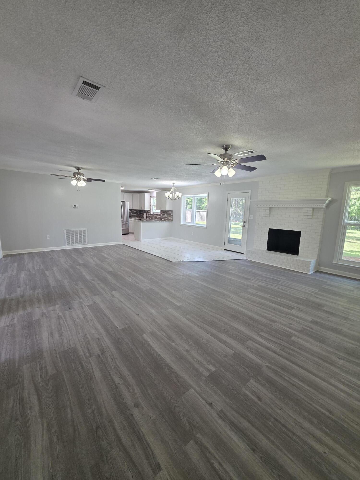 ALEXANDER HEIGHTS - Residential