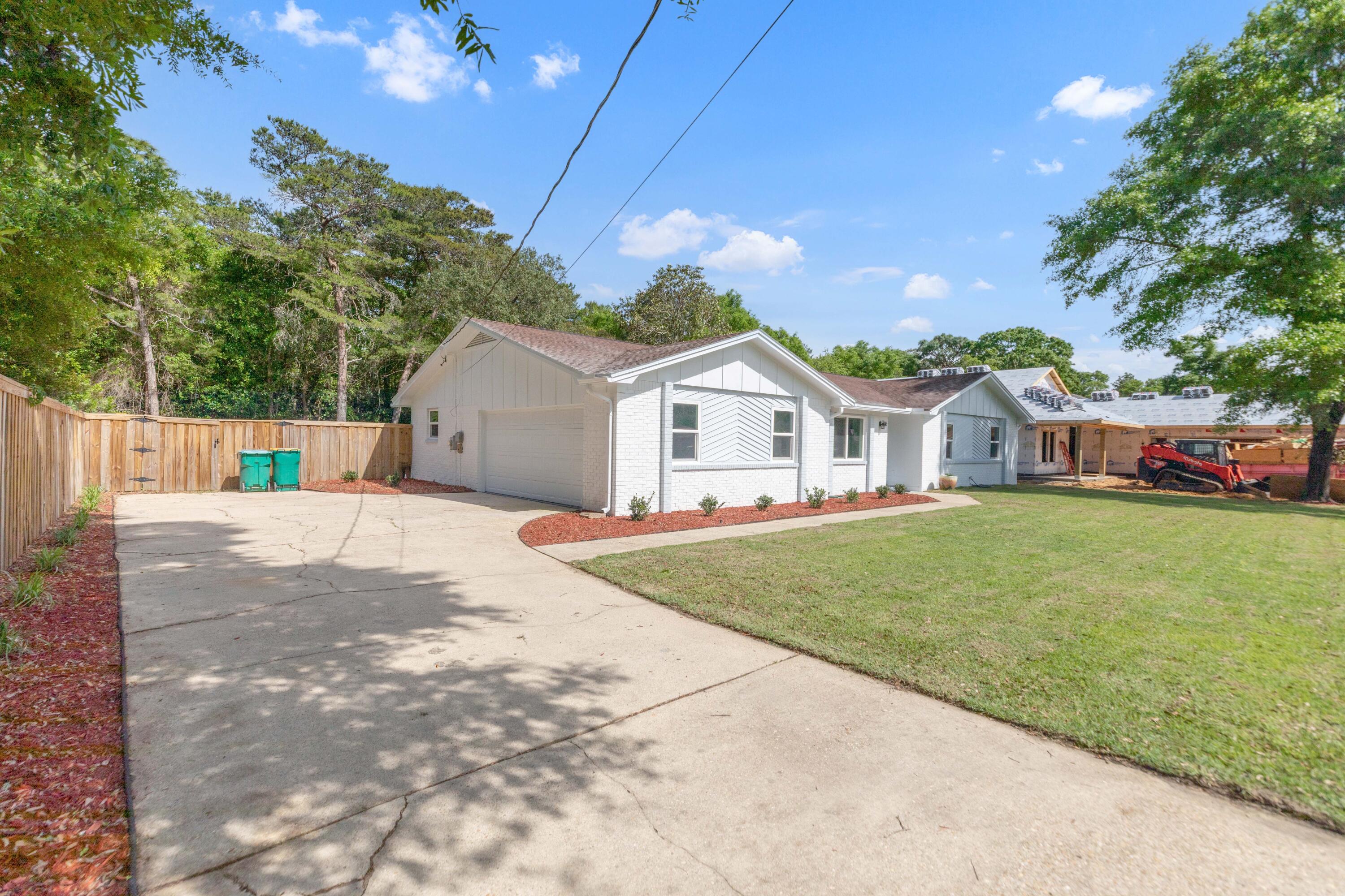 ALEXANDER HEIGHTS - Residential