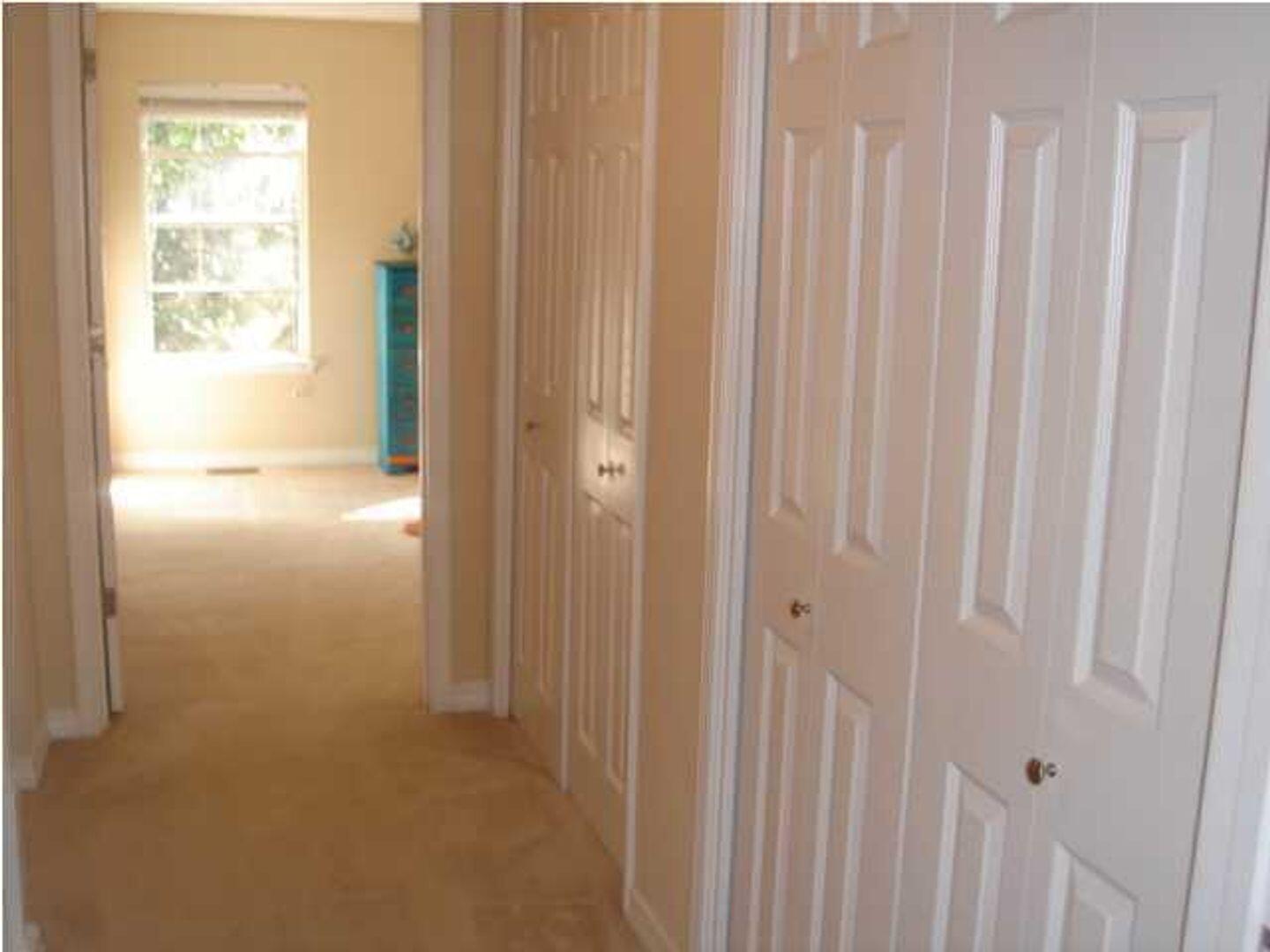 OAK PARK TOWNHOMES - Residential Lease