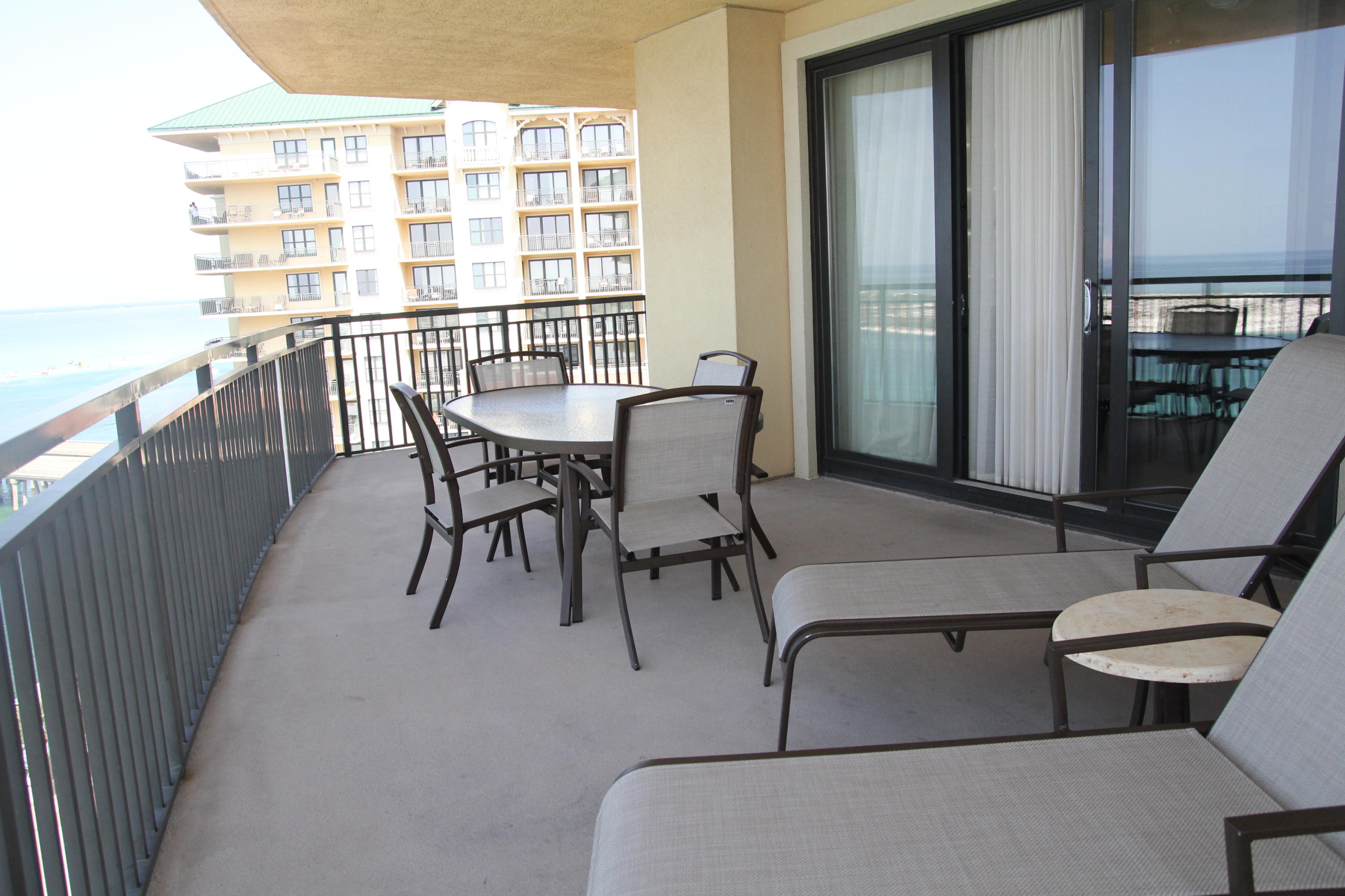 EMERALD GRANDE - Residential