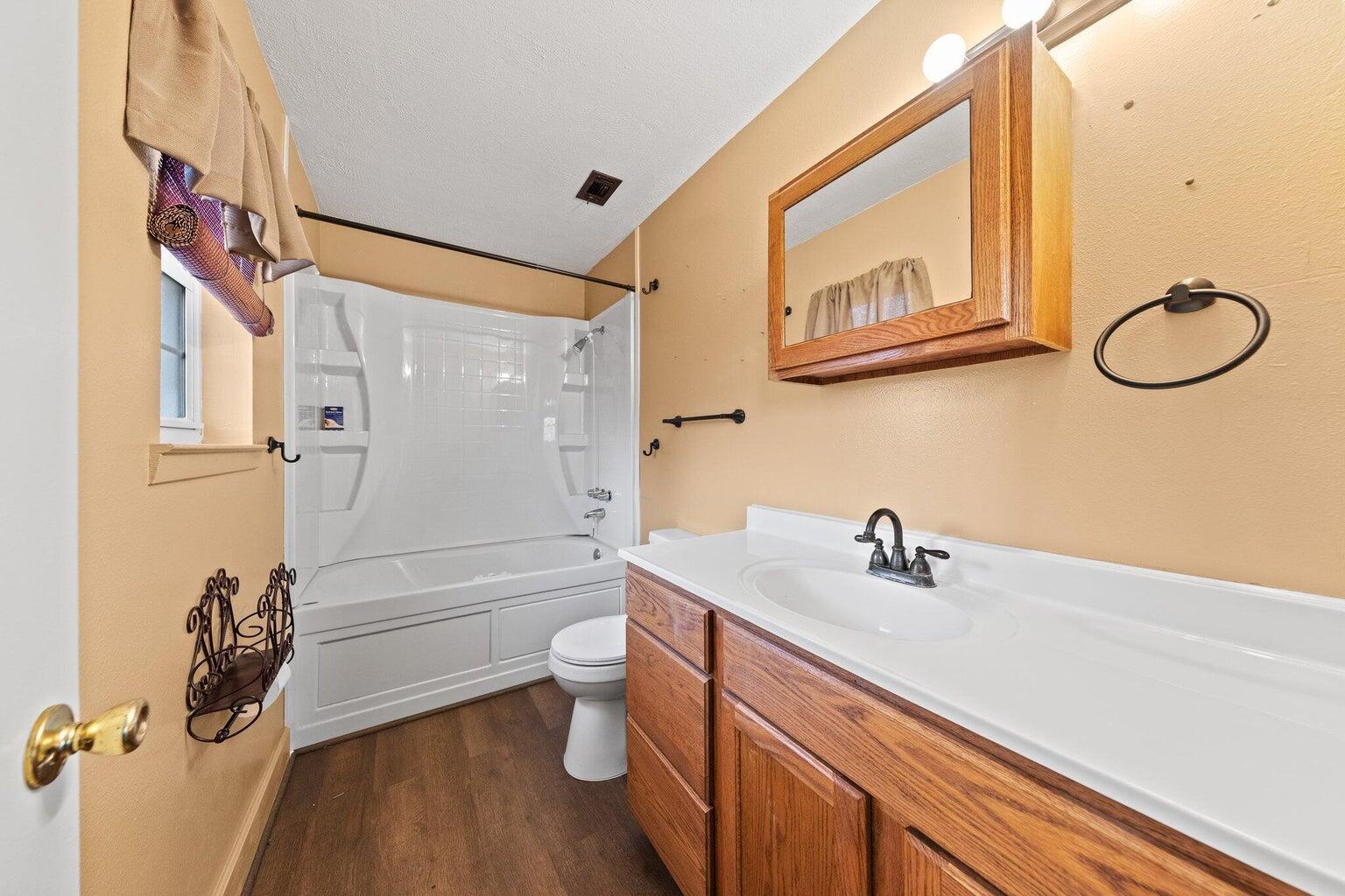 METES & BOUNDS - Residential Lease