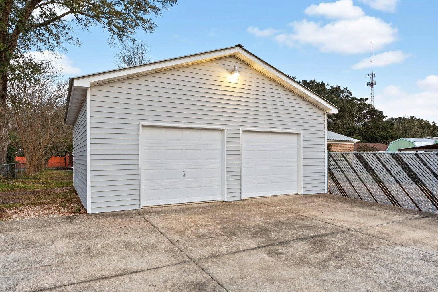METES & BOUNDS - Residential Lease