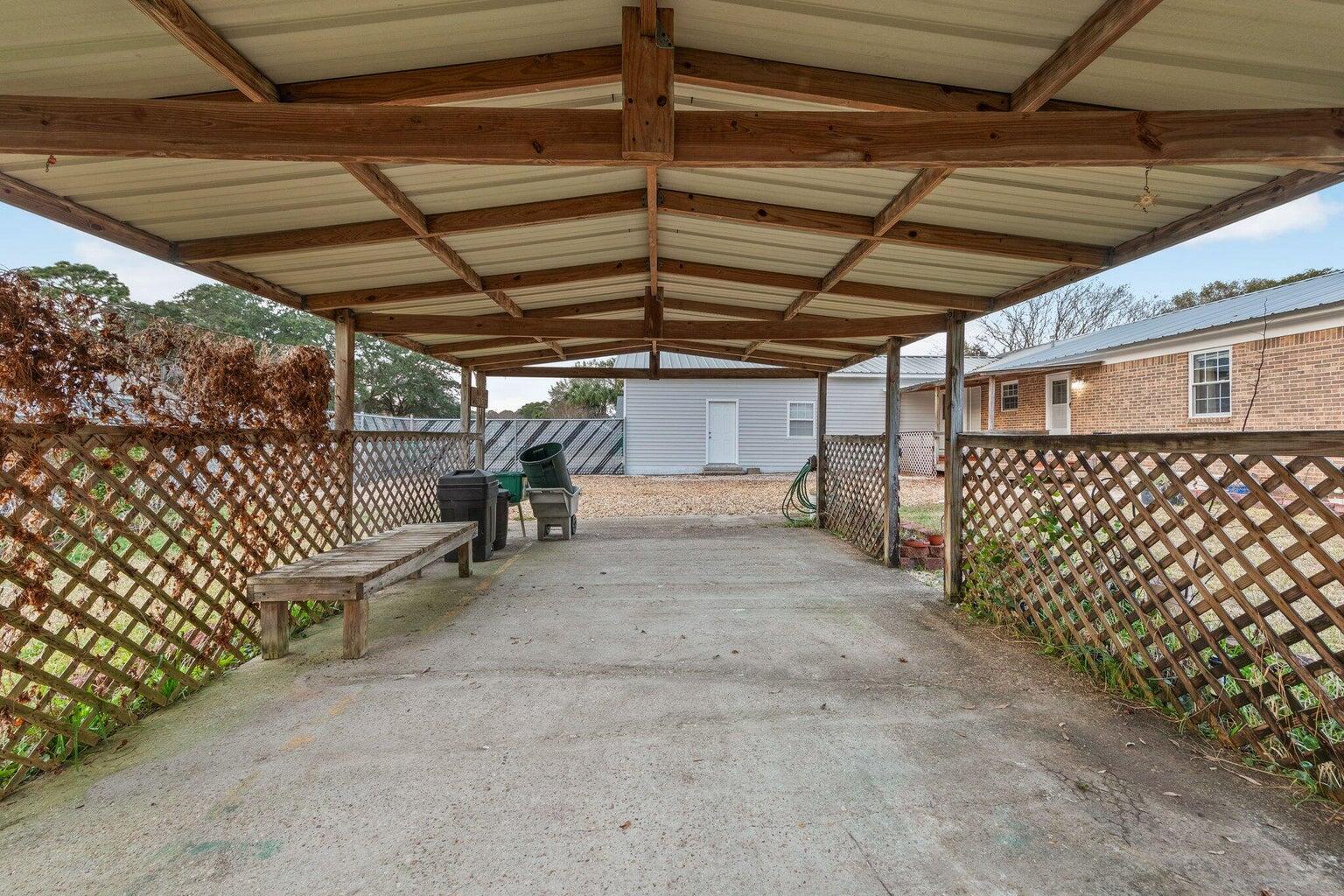 METES & BOUNDS - Residential Lease