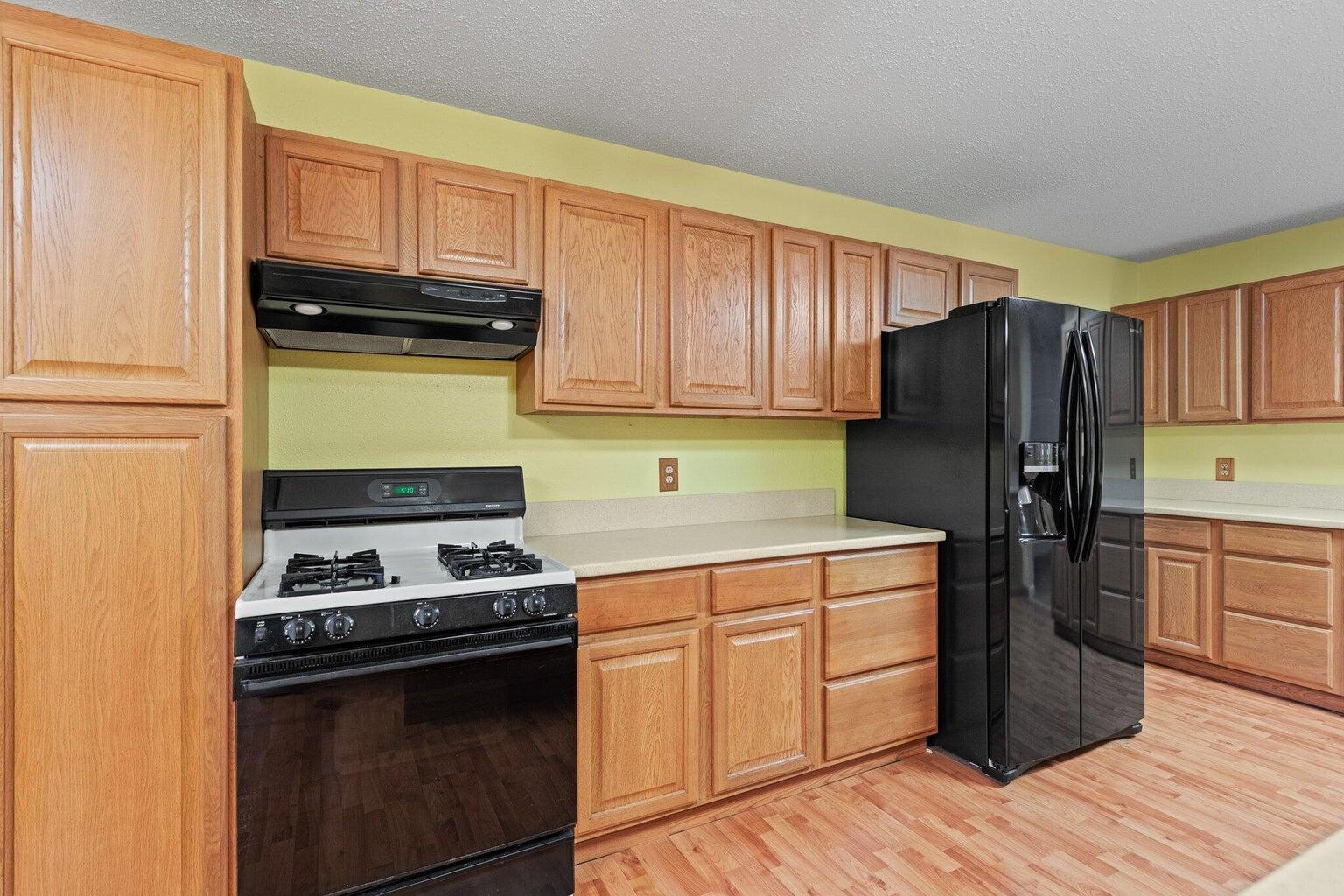 METES & BOUNDS - Residential Lease