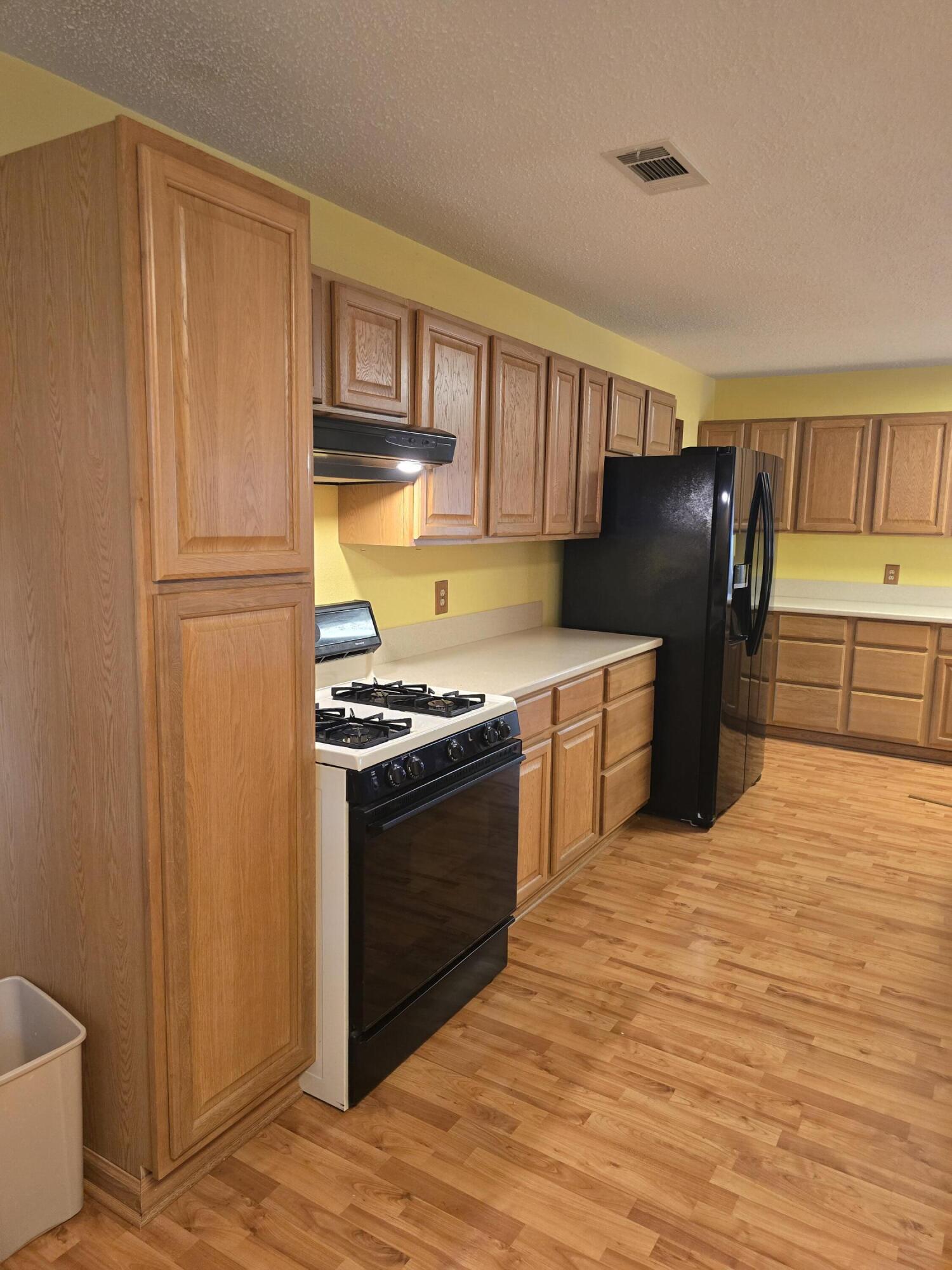 METES & BOUNDS - Residential Lease