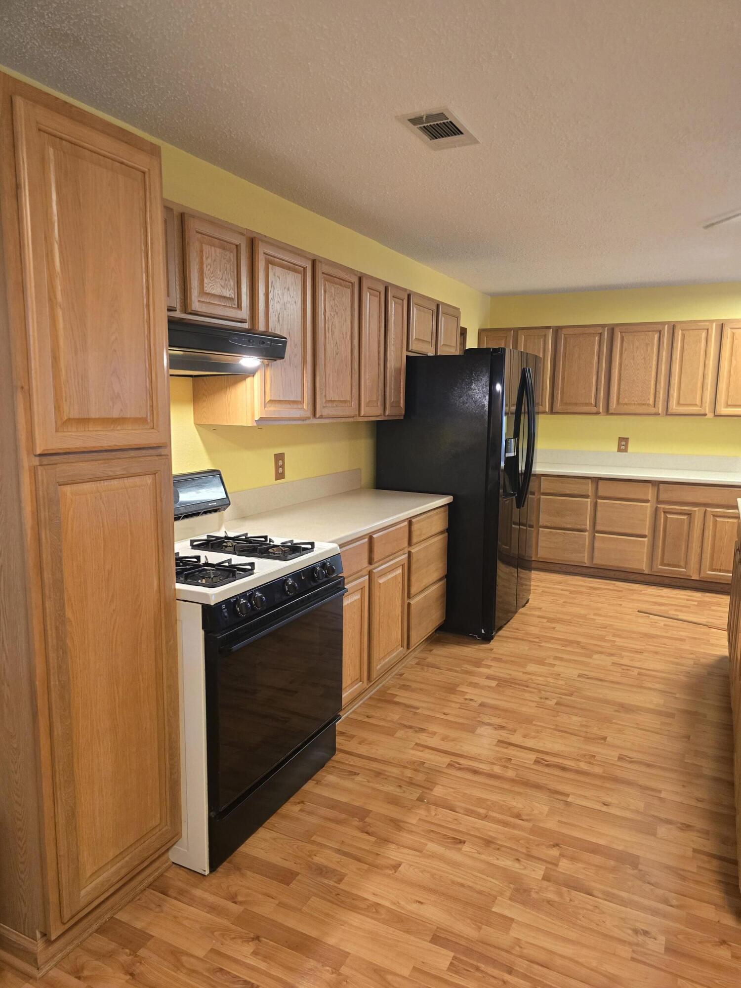 METES & BOUNDS - Residential Lease