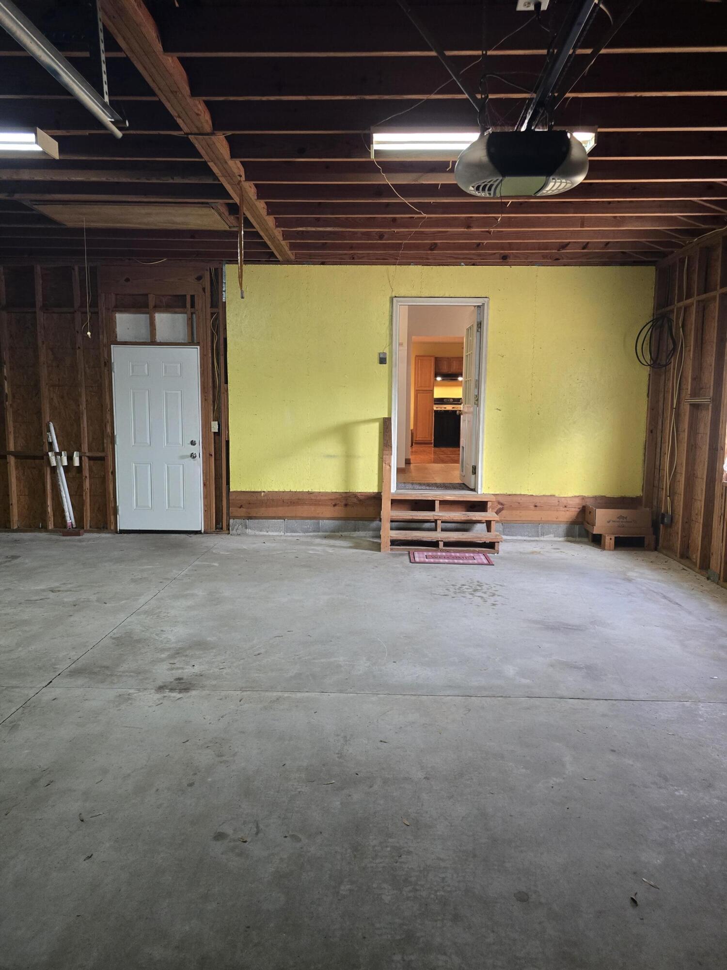 METES & BOUNDS - Residential Lease