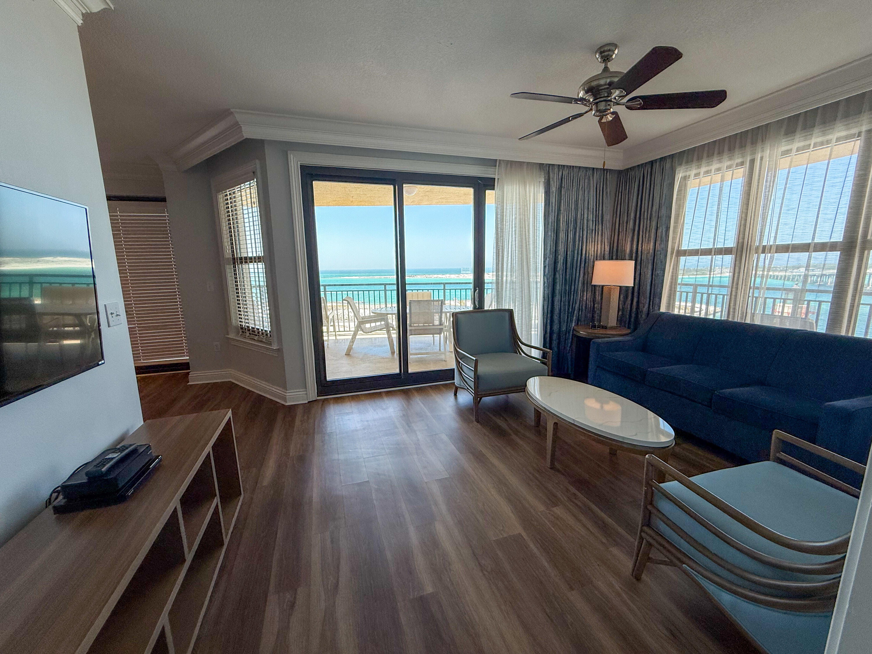 EMERALD GRANDE - Residential