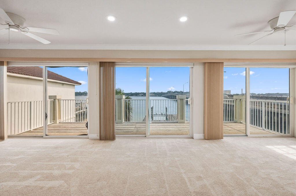 LIGHTHOUSE POINTE - Residential