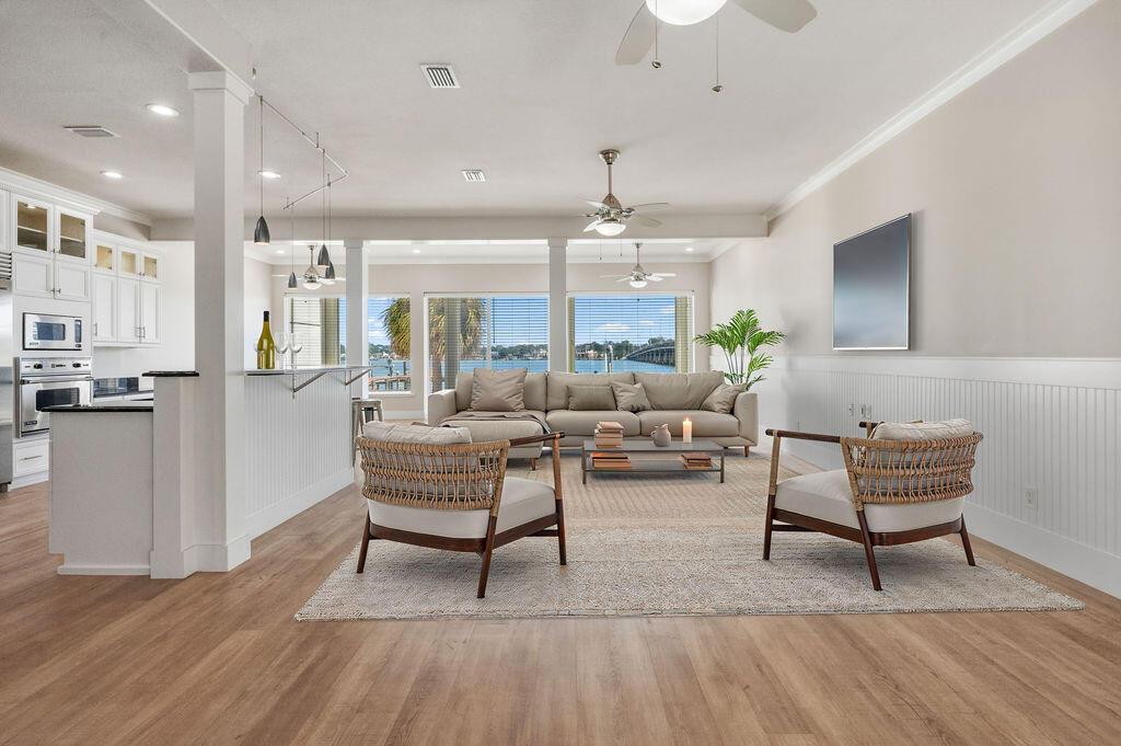 LIGHTHOUSE POINTE - Residential