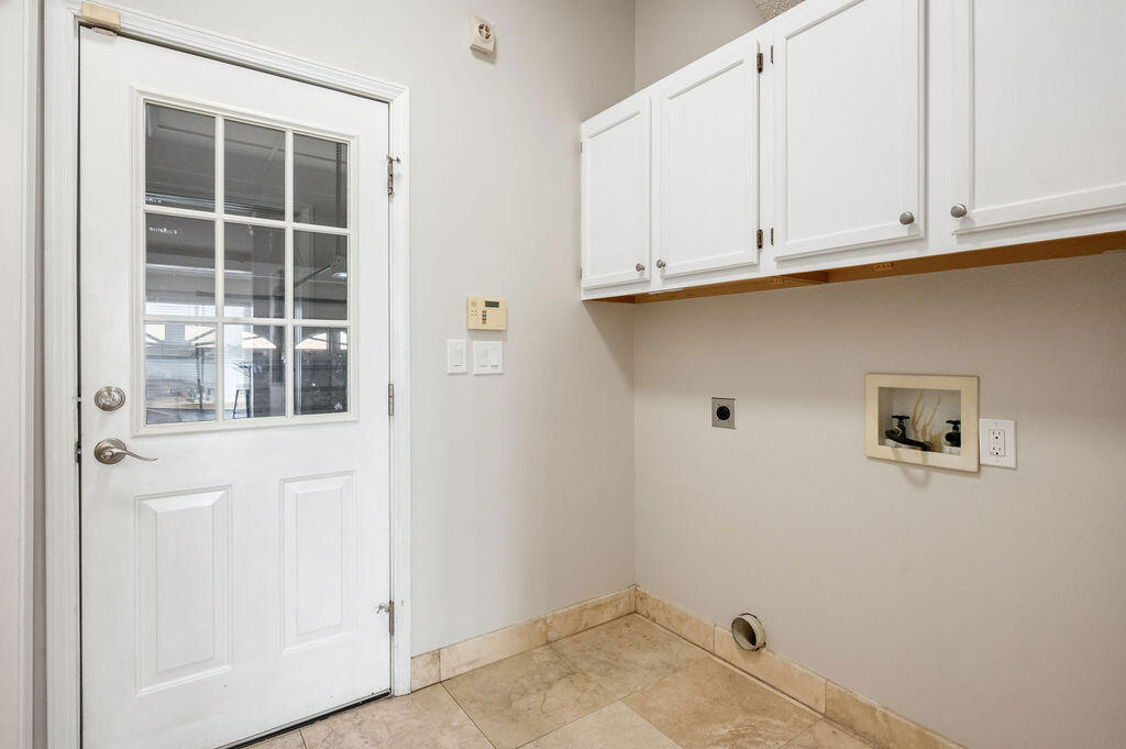 LIGHTHOUSE POINTE - Residential