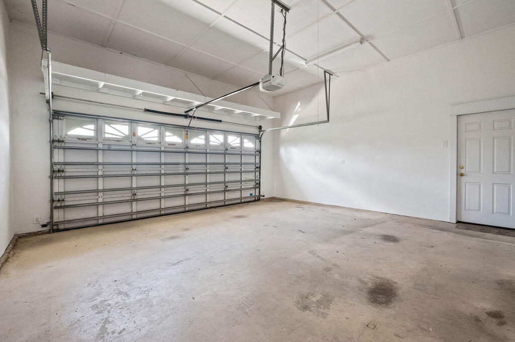 LIGHTHOUSE POINTE - Residential