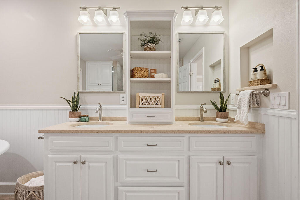 LIGHTHOUSE POINTE - Residential