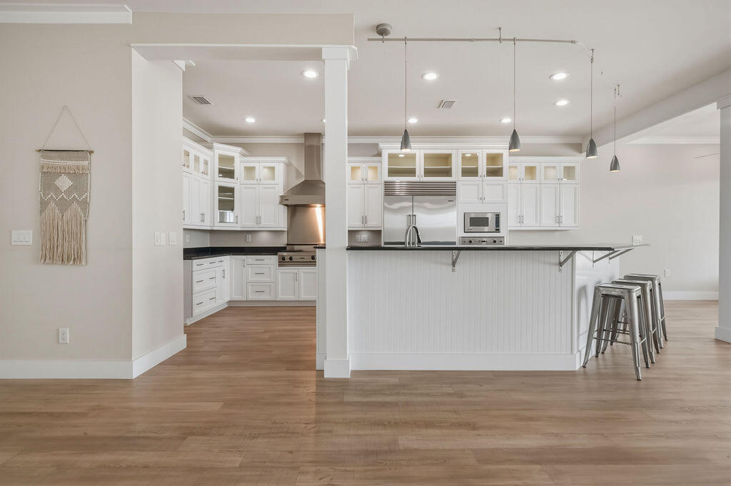 LIGHTHOUSE POINTE - Residential