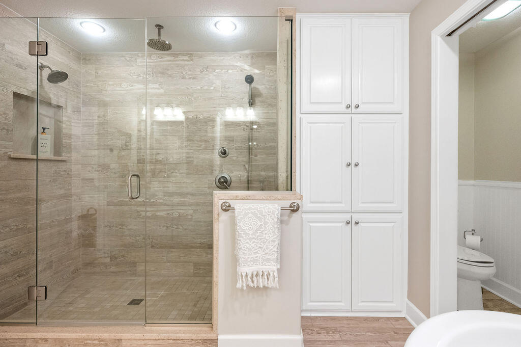 LIGHTHOUSE POINTE - Residential