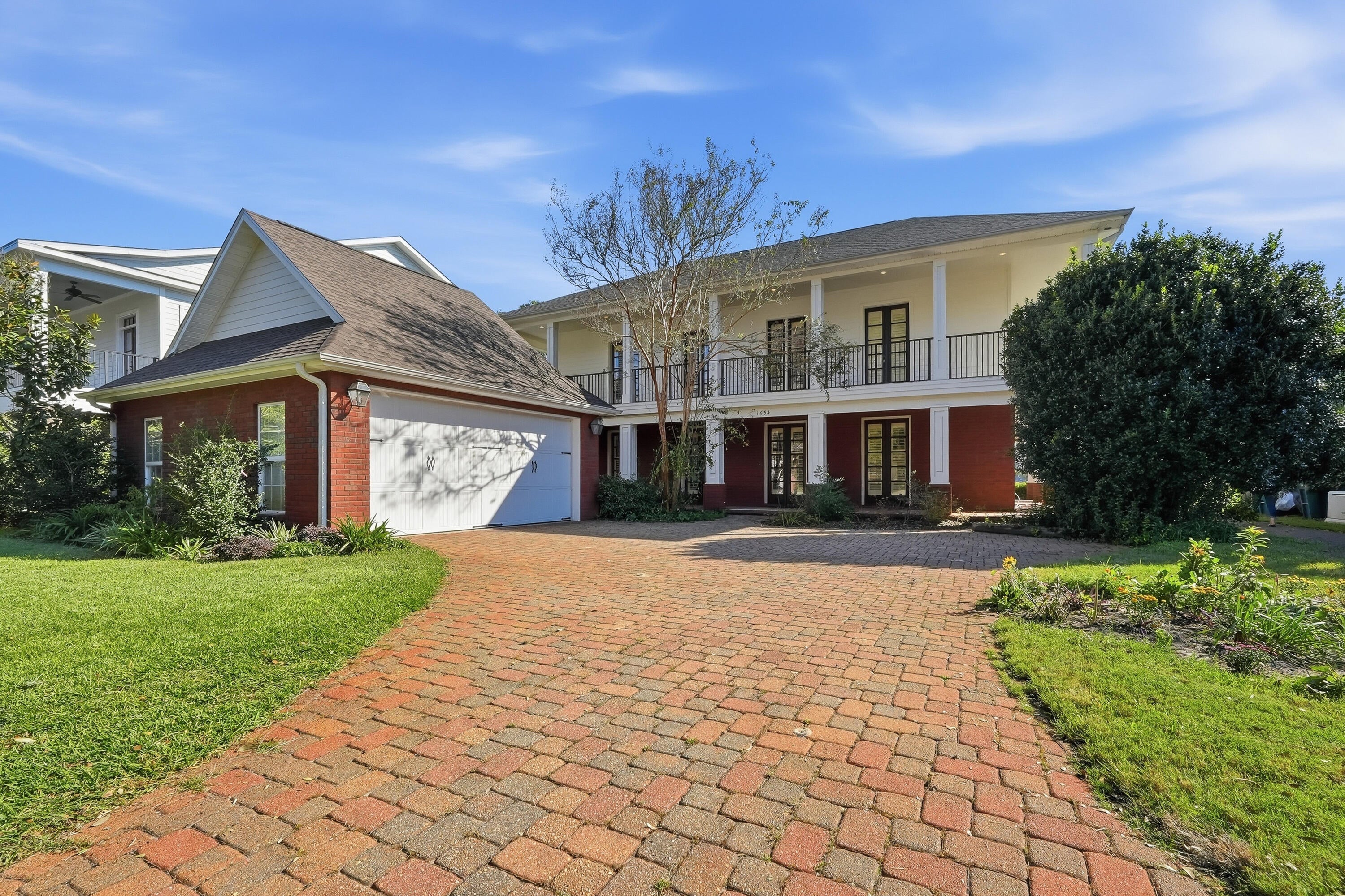 1654 Saint Lawrence Drive