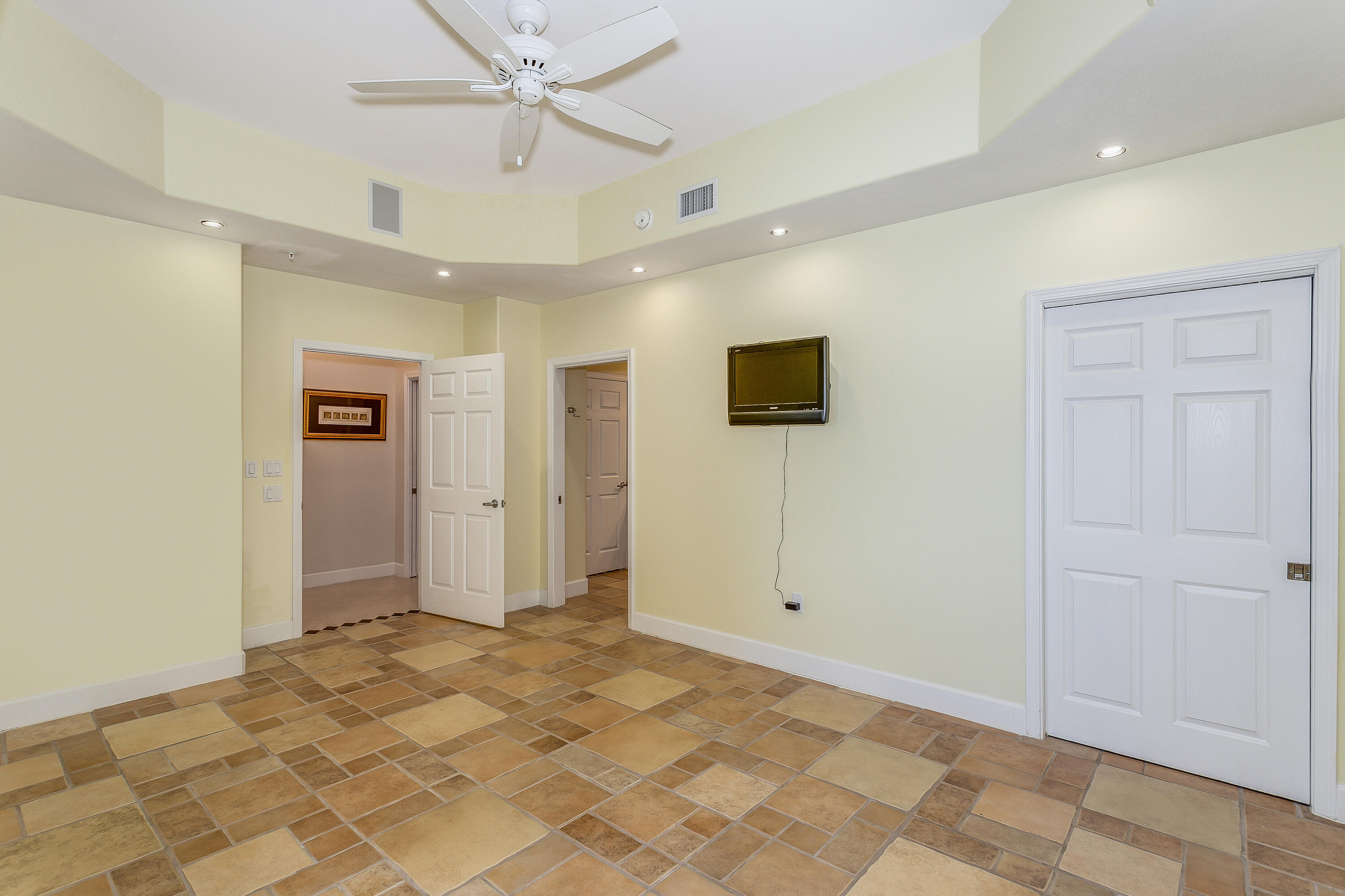 THE INN AT SUMMERWIND - Residential