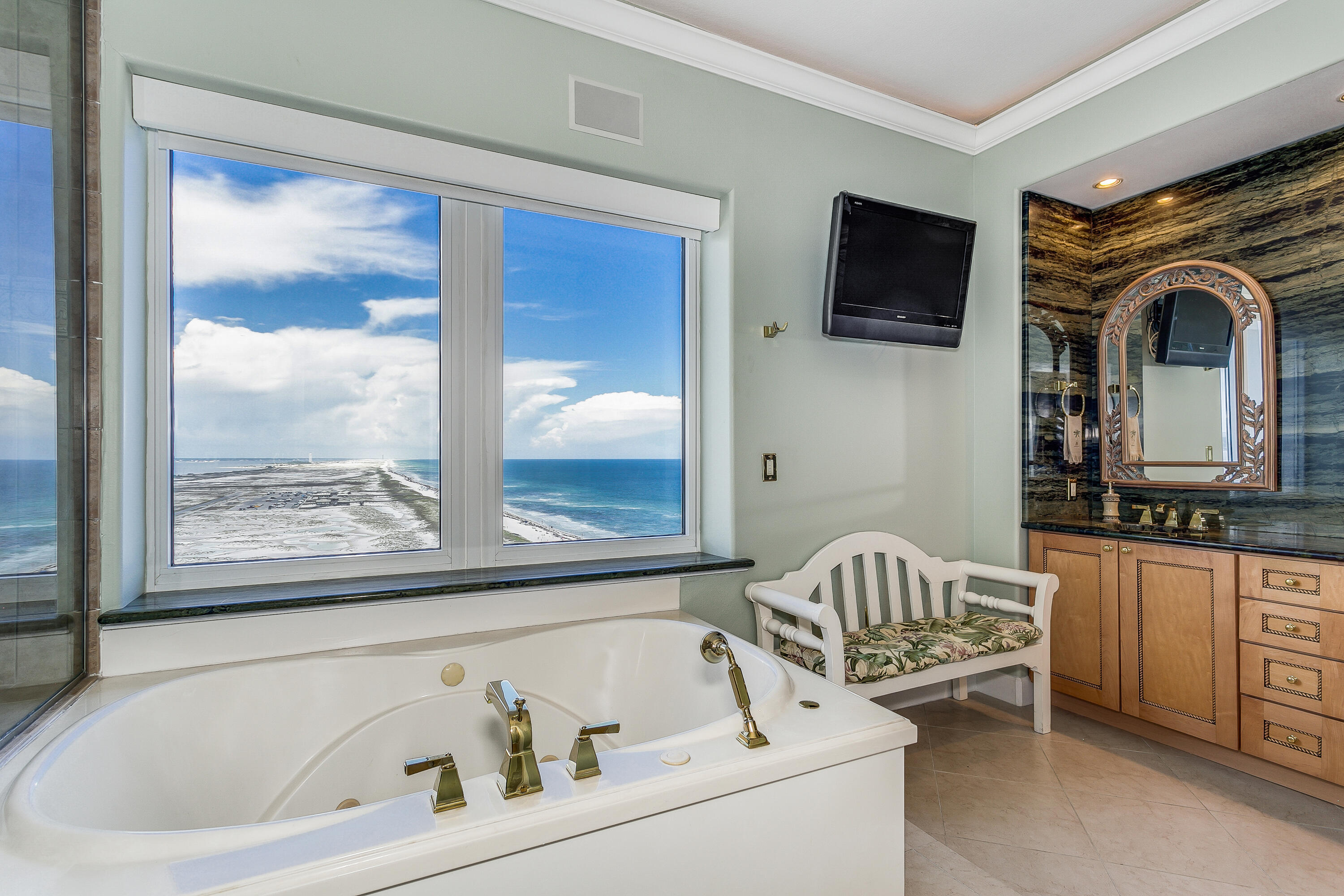 THE INN AT SUMMERWIND - Residential