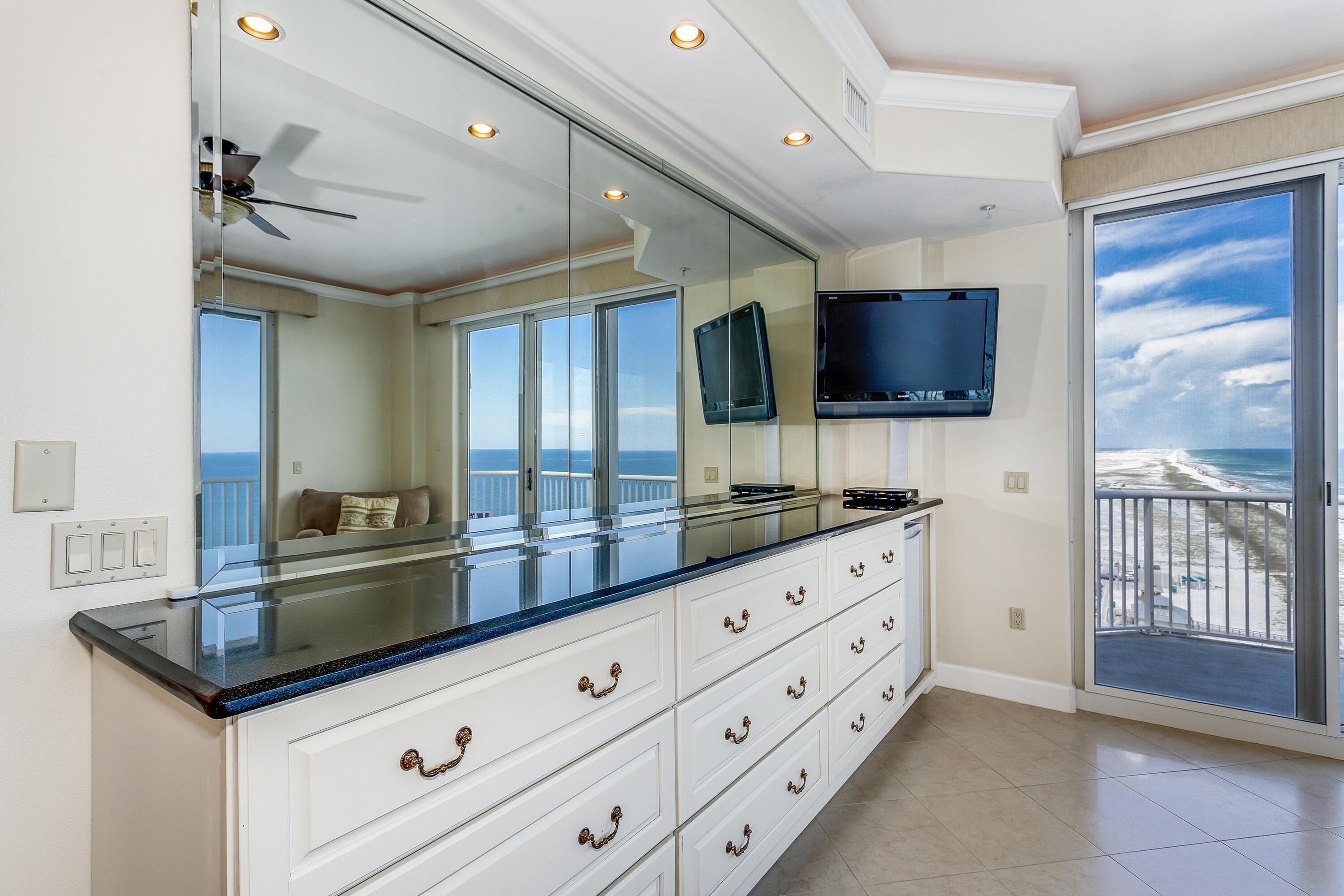 THE INN AT SUMMERWIND - Residential