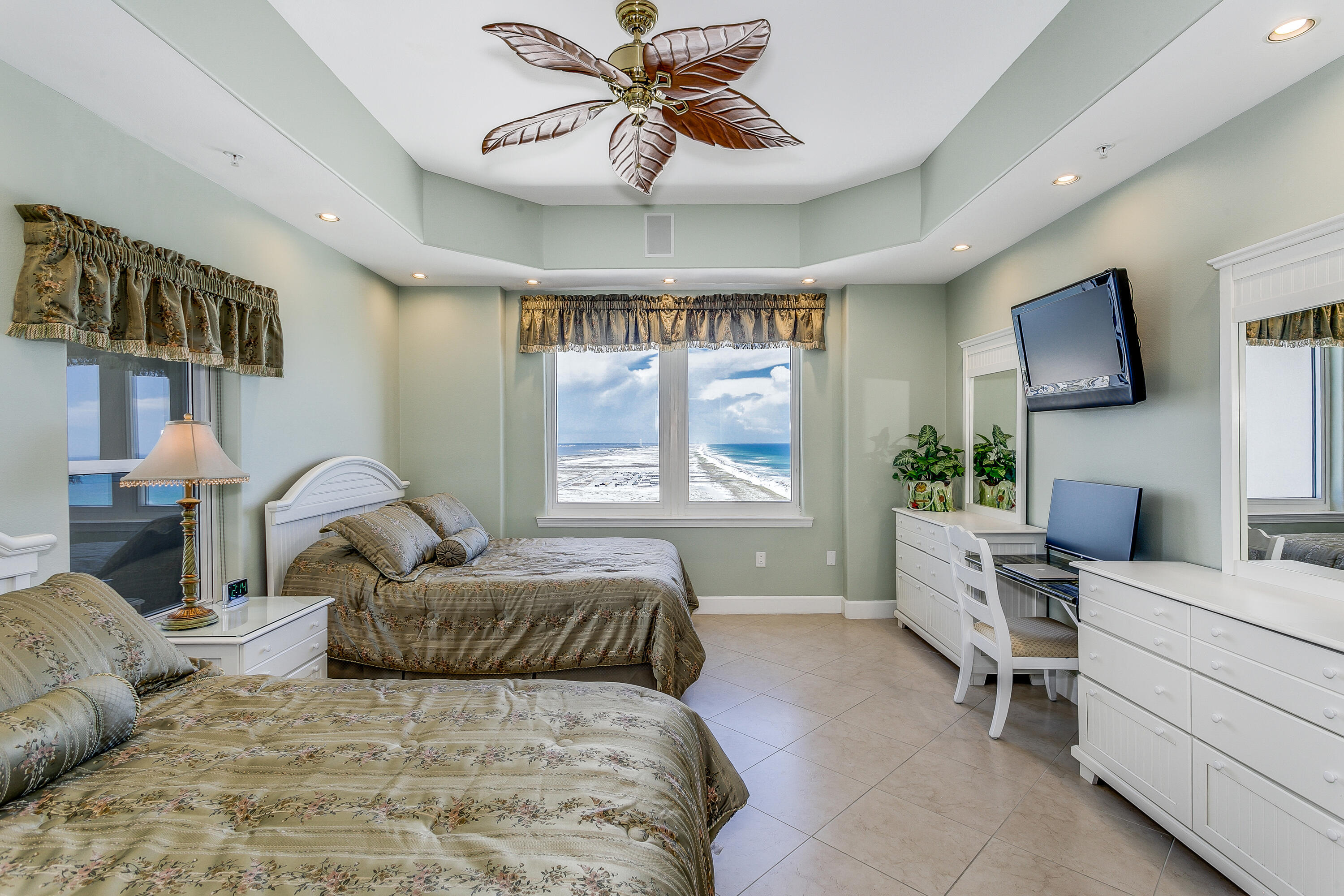 THE INN AT SUMMERWIND - Residential