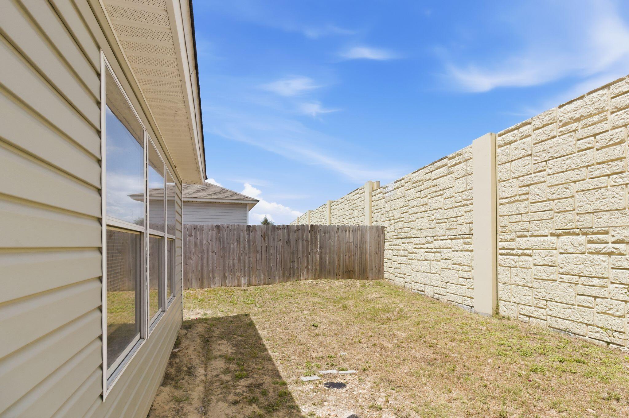 SOUTHWAY EST 2ND ADD LOT 19 BLK 1 - Residential Lease