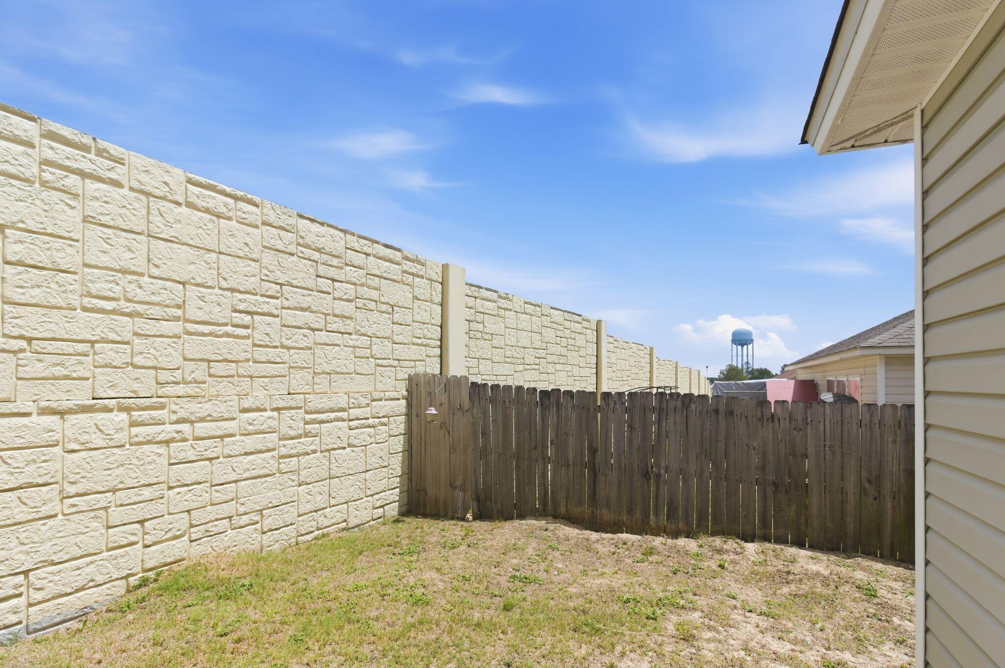 SOUTHWAY EST 2ND ADD LOT 19 BLK 1 - Residential Lease