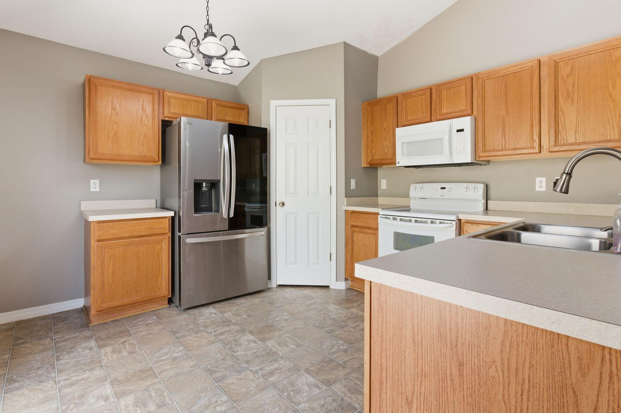 SOUTHWAY EST 2ND ADD LOT 19 BLK 1 - Residential Lease