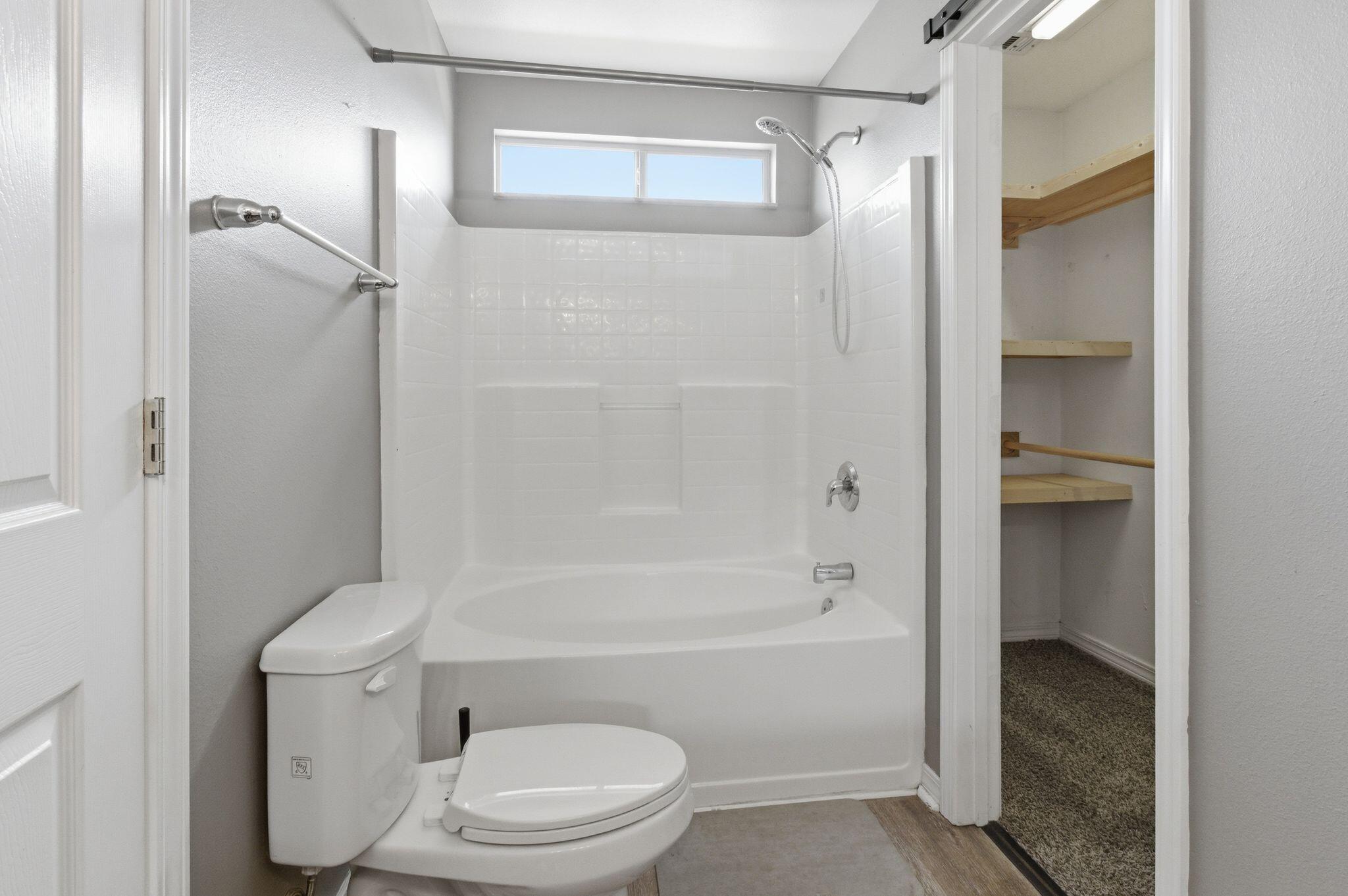 SOUTHWAY EST 2ND ADD LOT 19 BLK 1 - Residential Lease