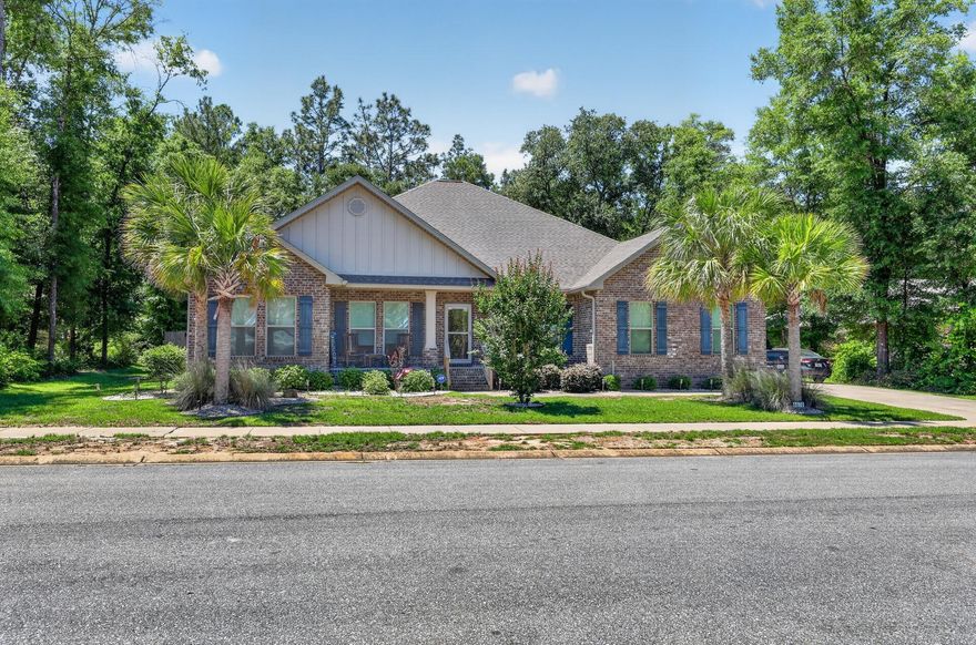 Gorgeous home on a spacious lot.  The sought after new Kingston design offers many upscale beautiful features. A spacious open floorplan, gorgeous granite counter tops and undermount sinks in the kitchen and baths. Crown molding in the trey ceilings is also a stunning feature for this home. The Smart Home Connect Technology System Package includes your video doorbell, keyless entry and more. GORGEOUS kitchen that is open to the spacious family room features a large island bar.  Come see this house!