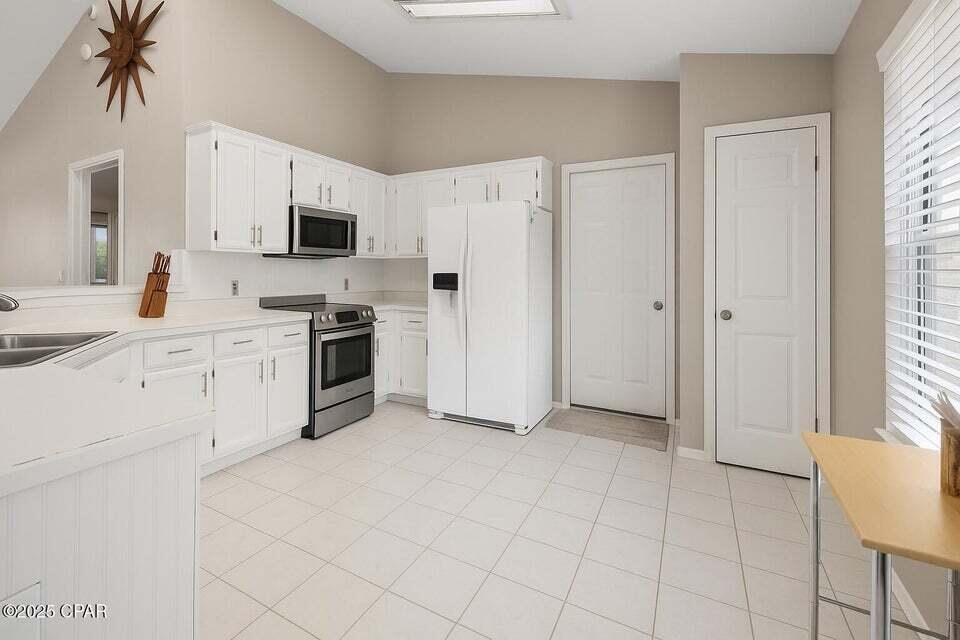 GRAND LAGOON SHORES - Residential